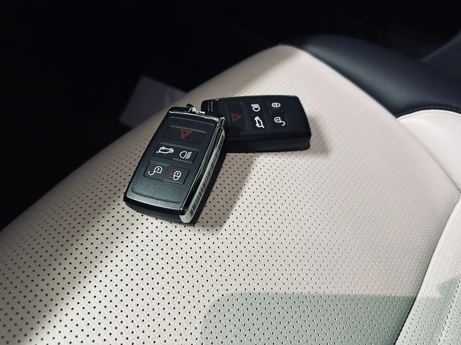 Land Rover Discovery Sports превью 12
