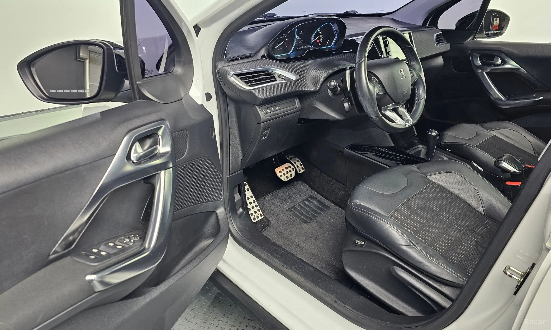 Peugeot 2008. превью 11
