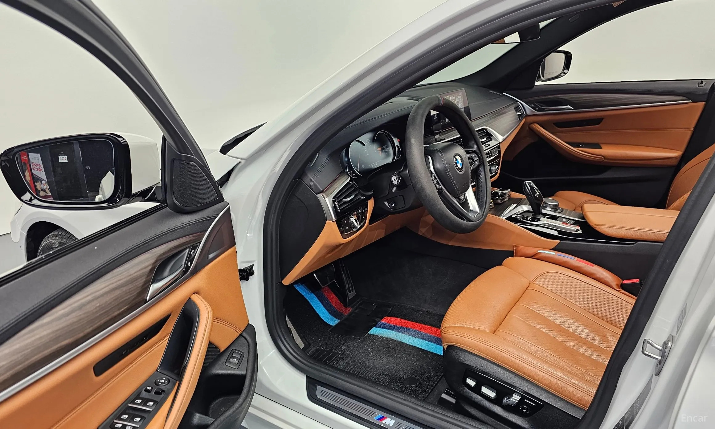 BMW 5 Series (G30) превью 10