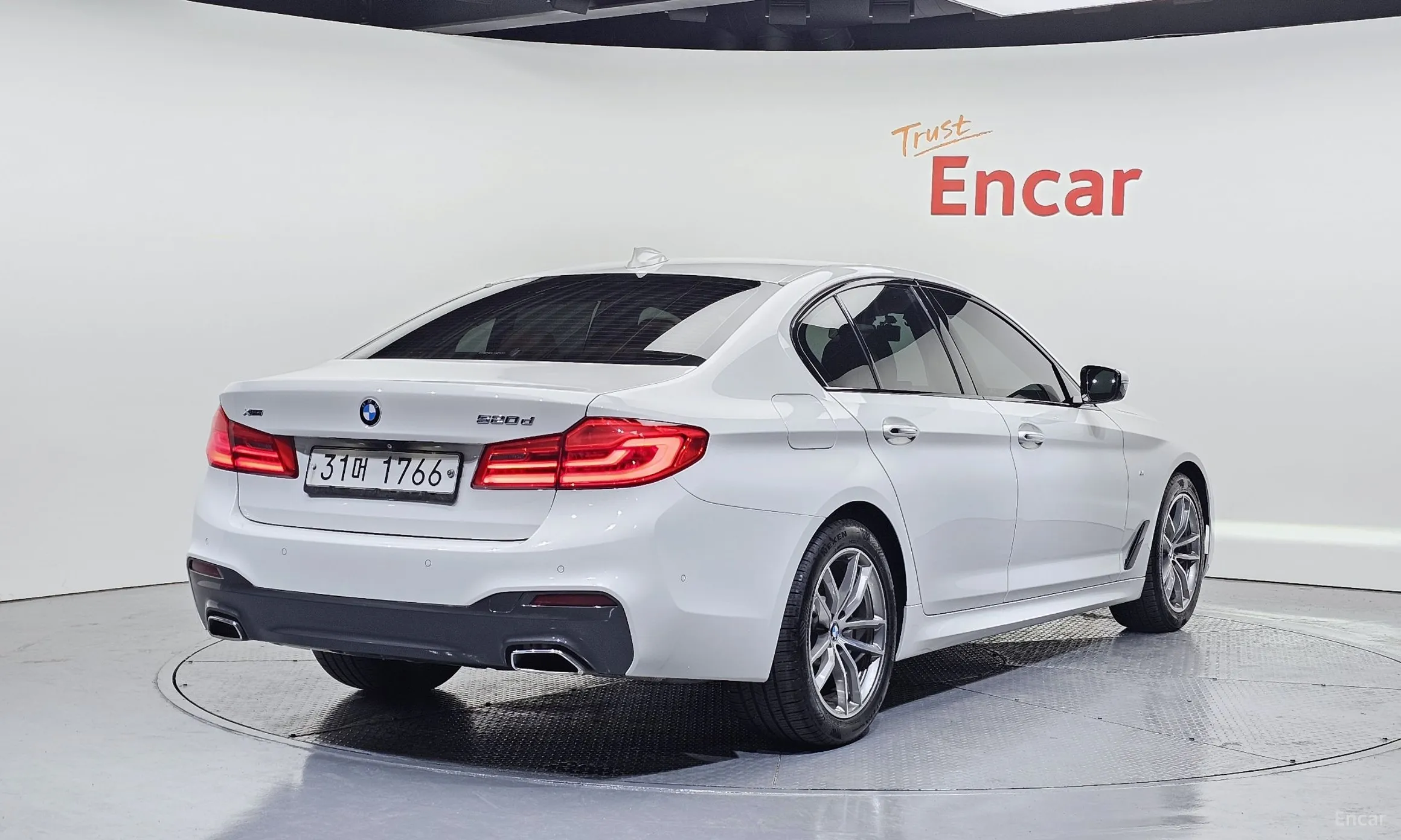 BMW 5 Series (G30) превью 2