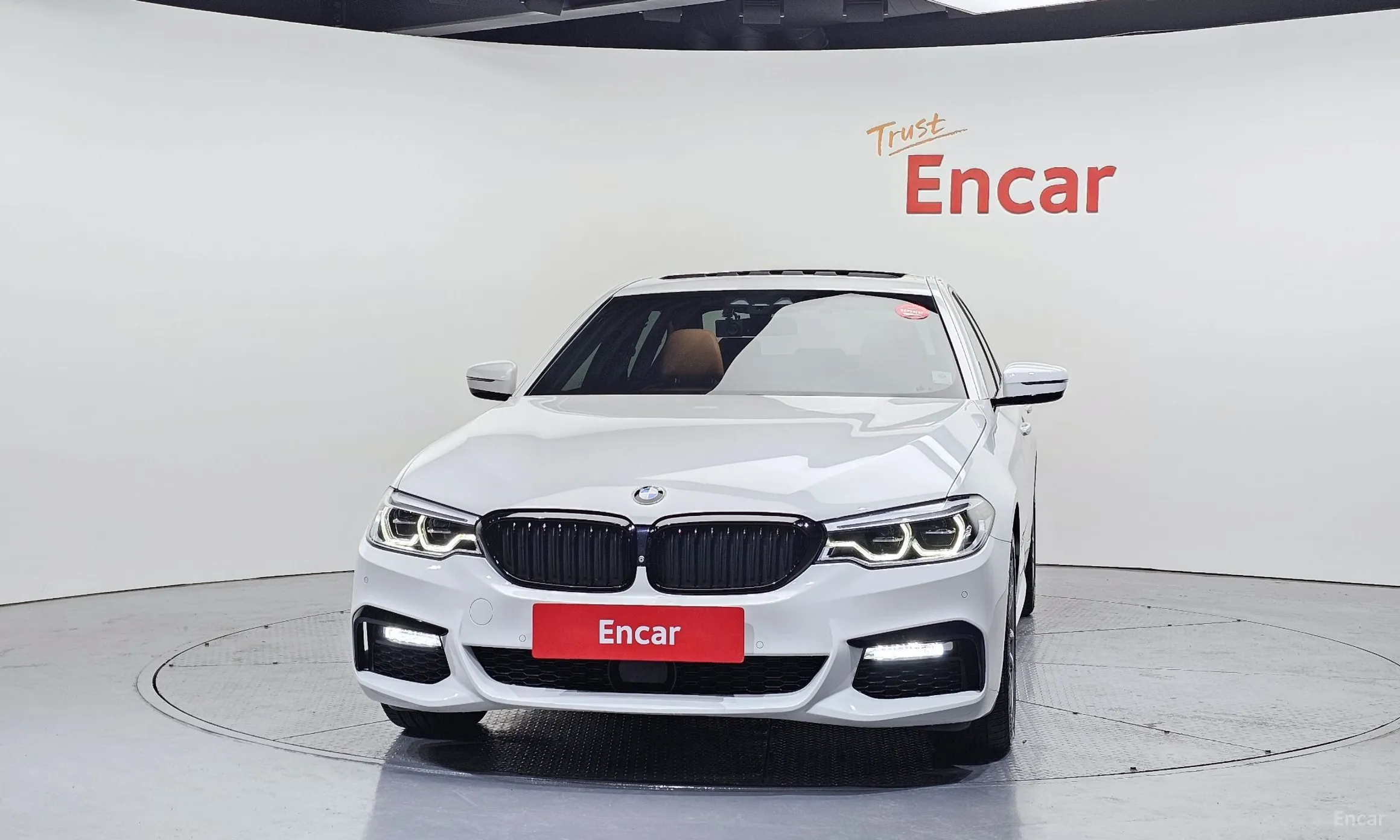 BMW 5 Series (G30) превью 3