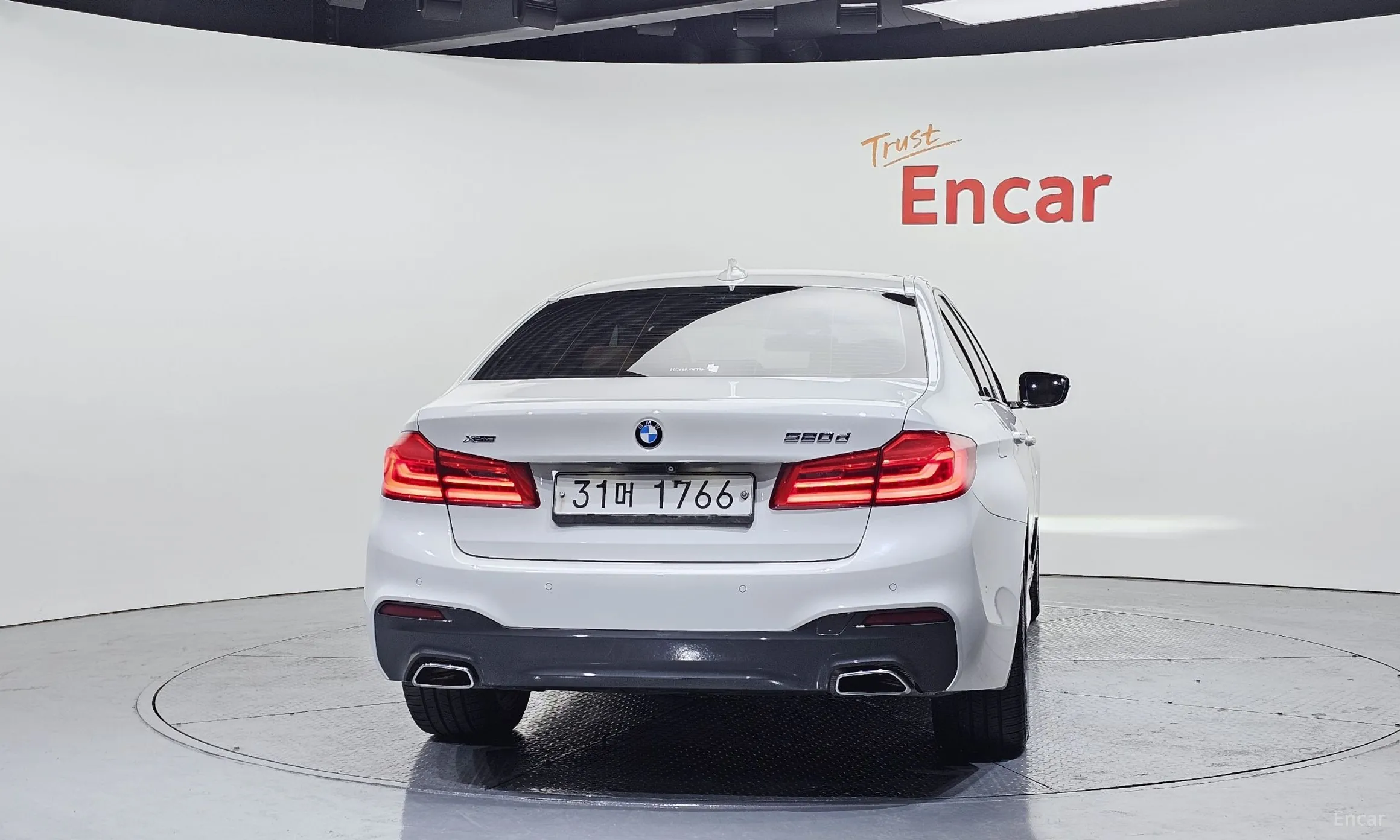 BMW 5 Series (G30) превью 4
