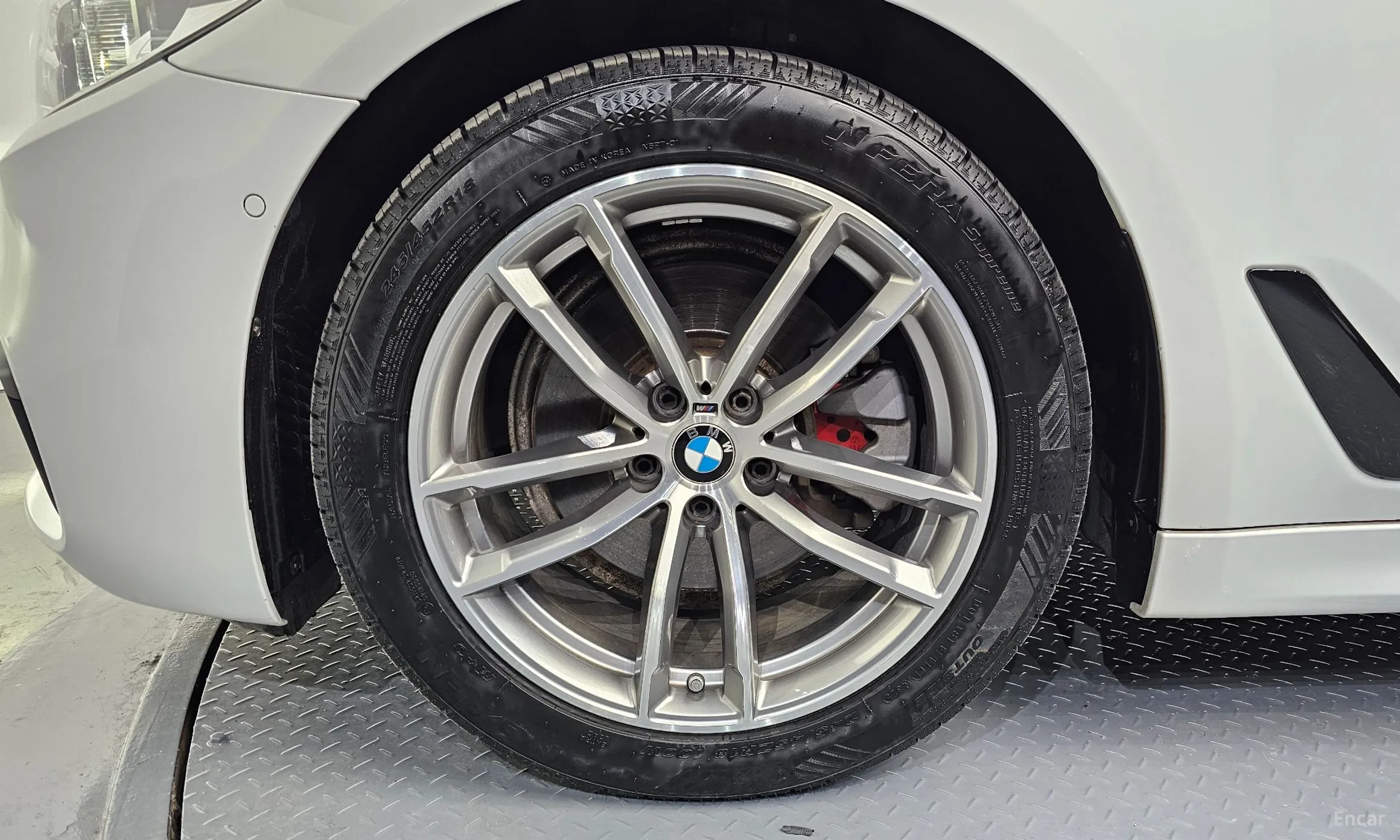 BMW 5 Series (G30) превью 5