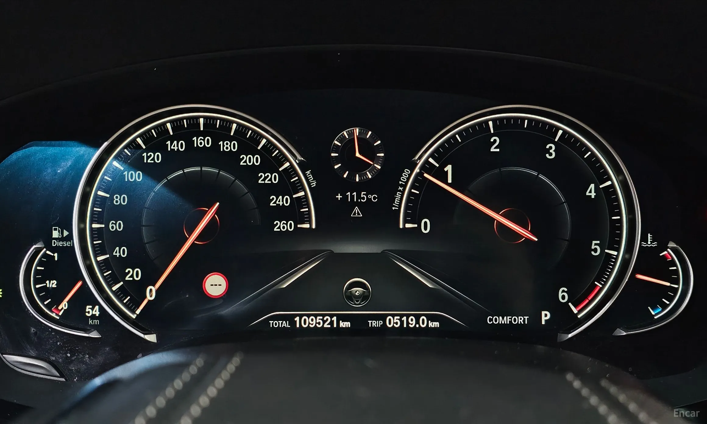 BMW 5 Series (G30) превью 8