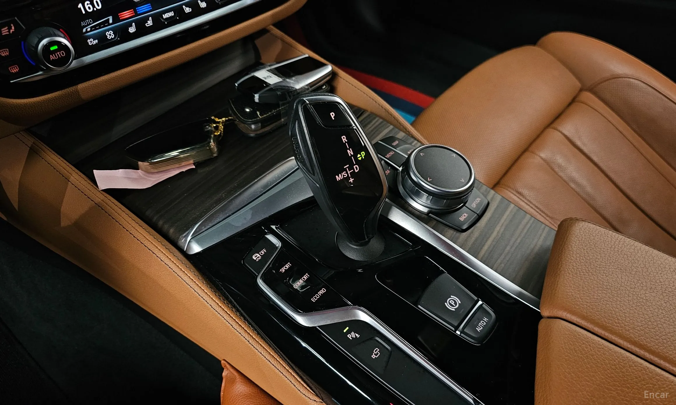 BMW 5 Series (G30) превью 9