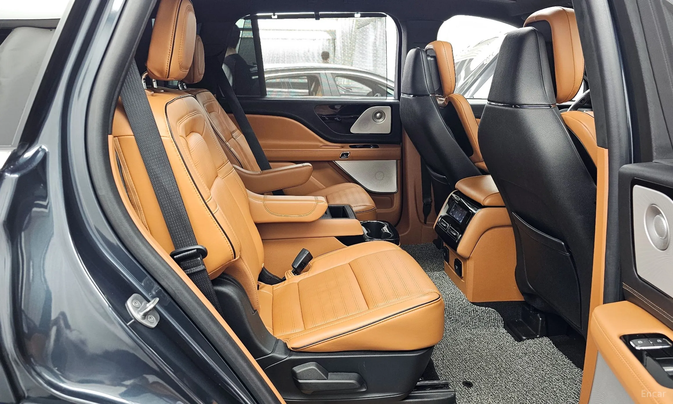 Lincoln Aviator 2nd Generation превью 12
