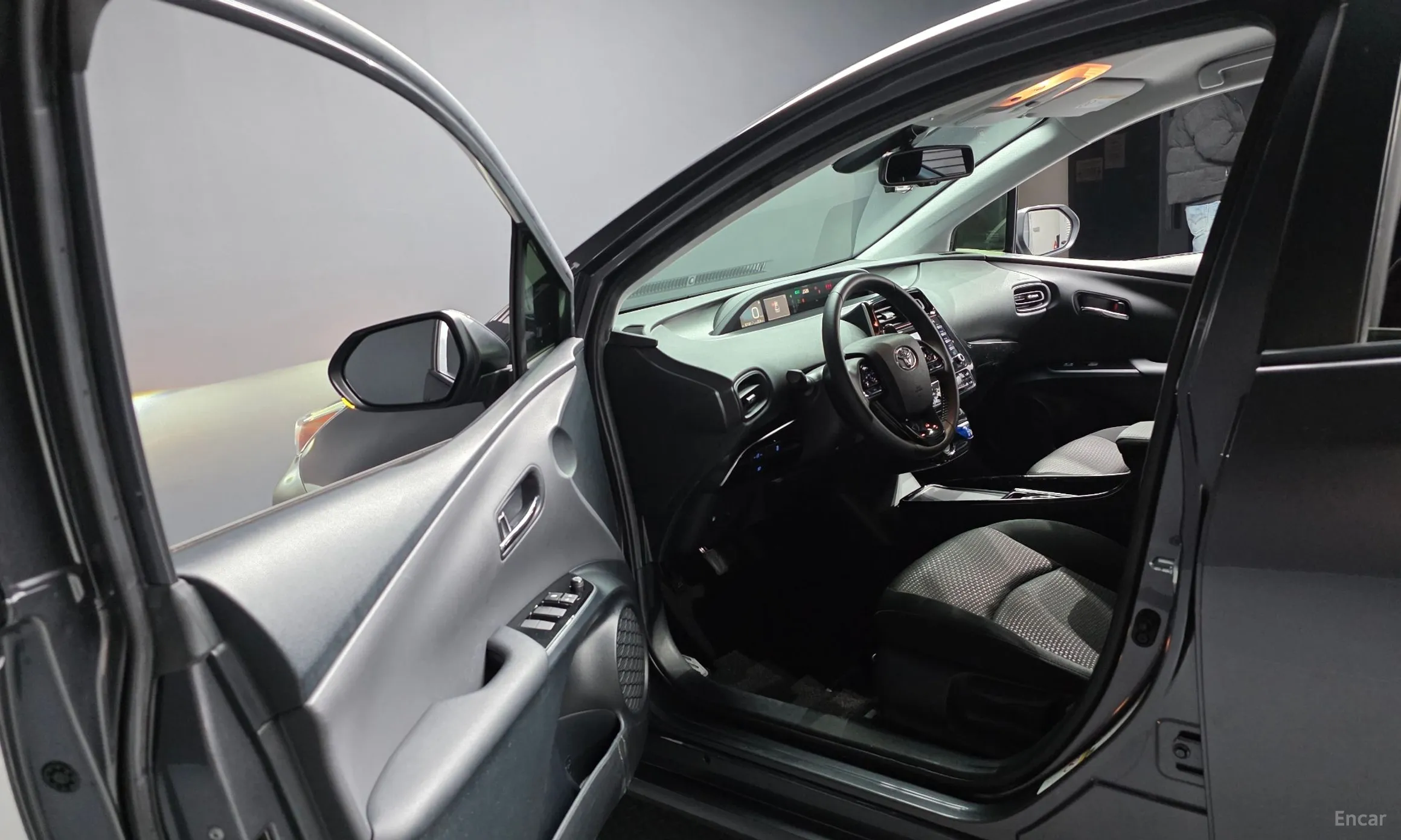 Toyota Prius 4th Generation превью 10