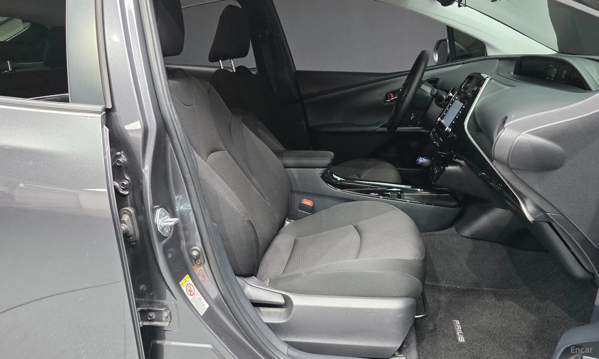Toyota Prius 4th Generation превью 11