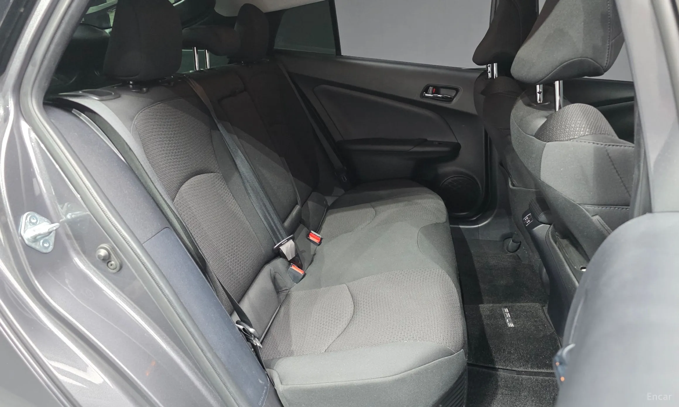 Toyota Prius 4th Generation превью 12