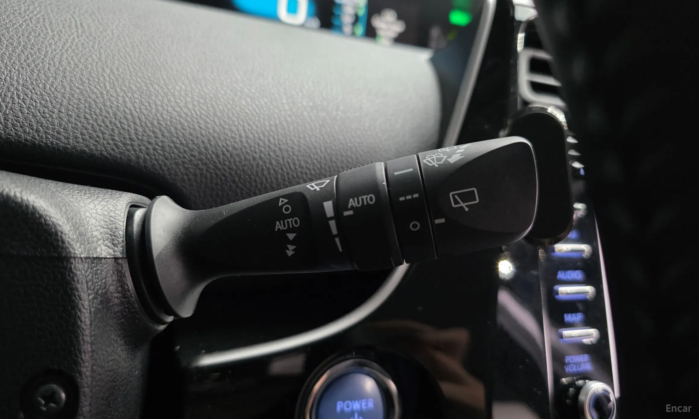 Toyota Prius 4th Generation превью 18