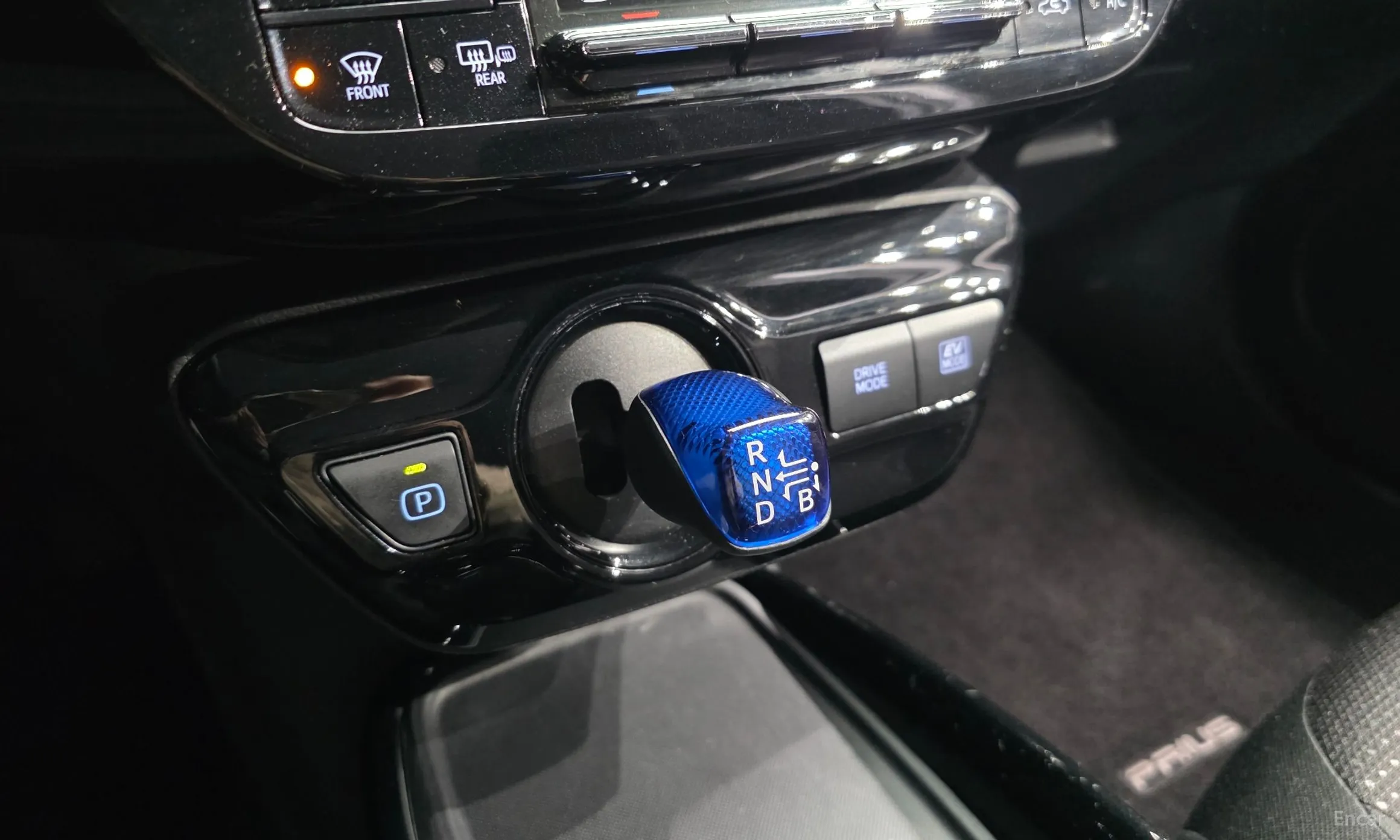 Toyota Prius 4th Generation превью 9