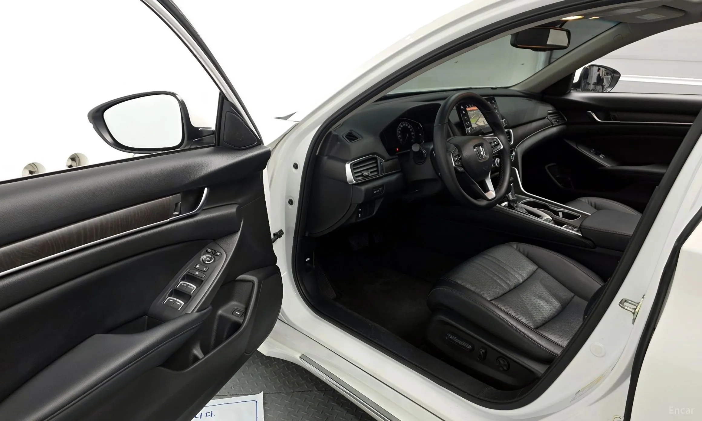 Honda Accord 10th Generation превью 10
