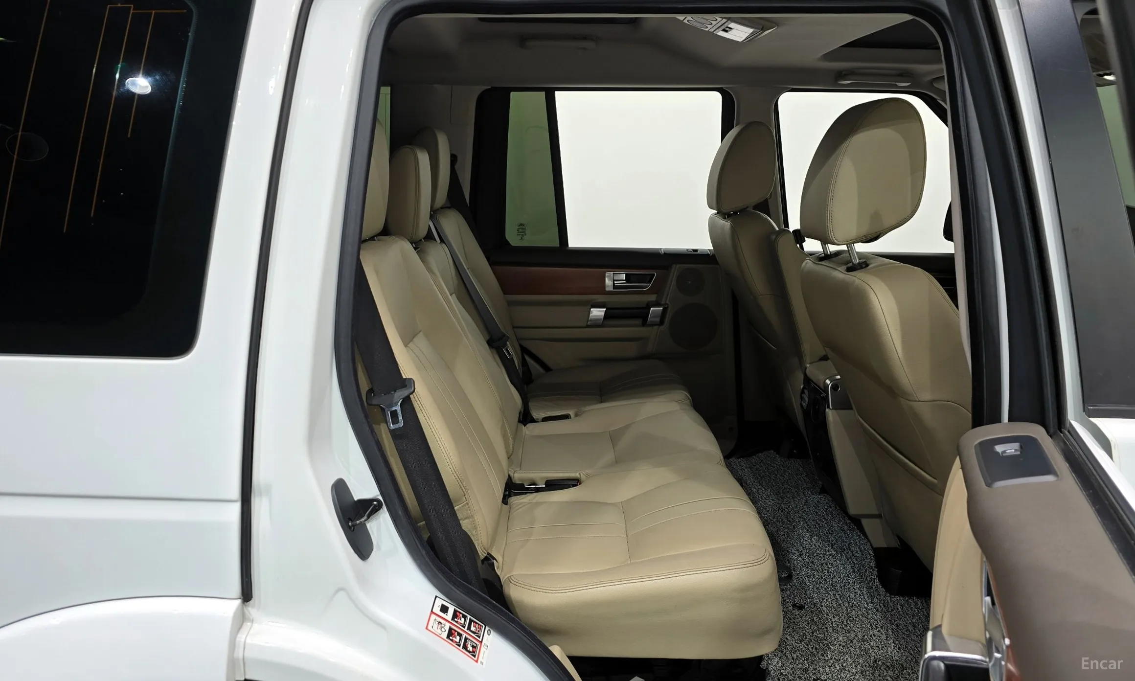 Land Rover Discovery 4 превью 12