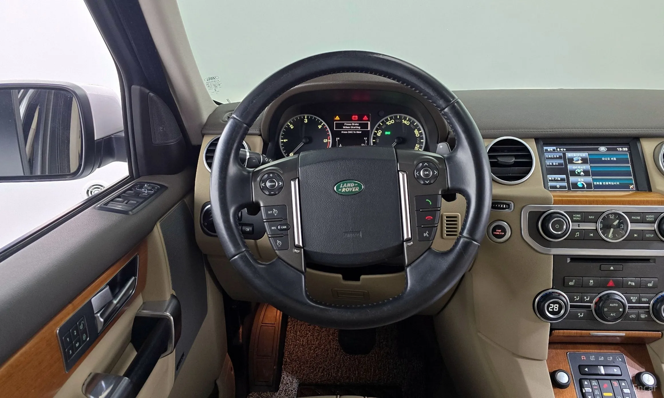 Land Rover Discovery 4 превью 13