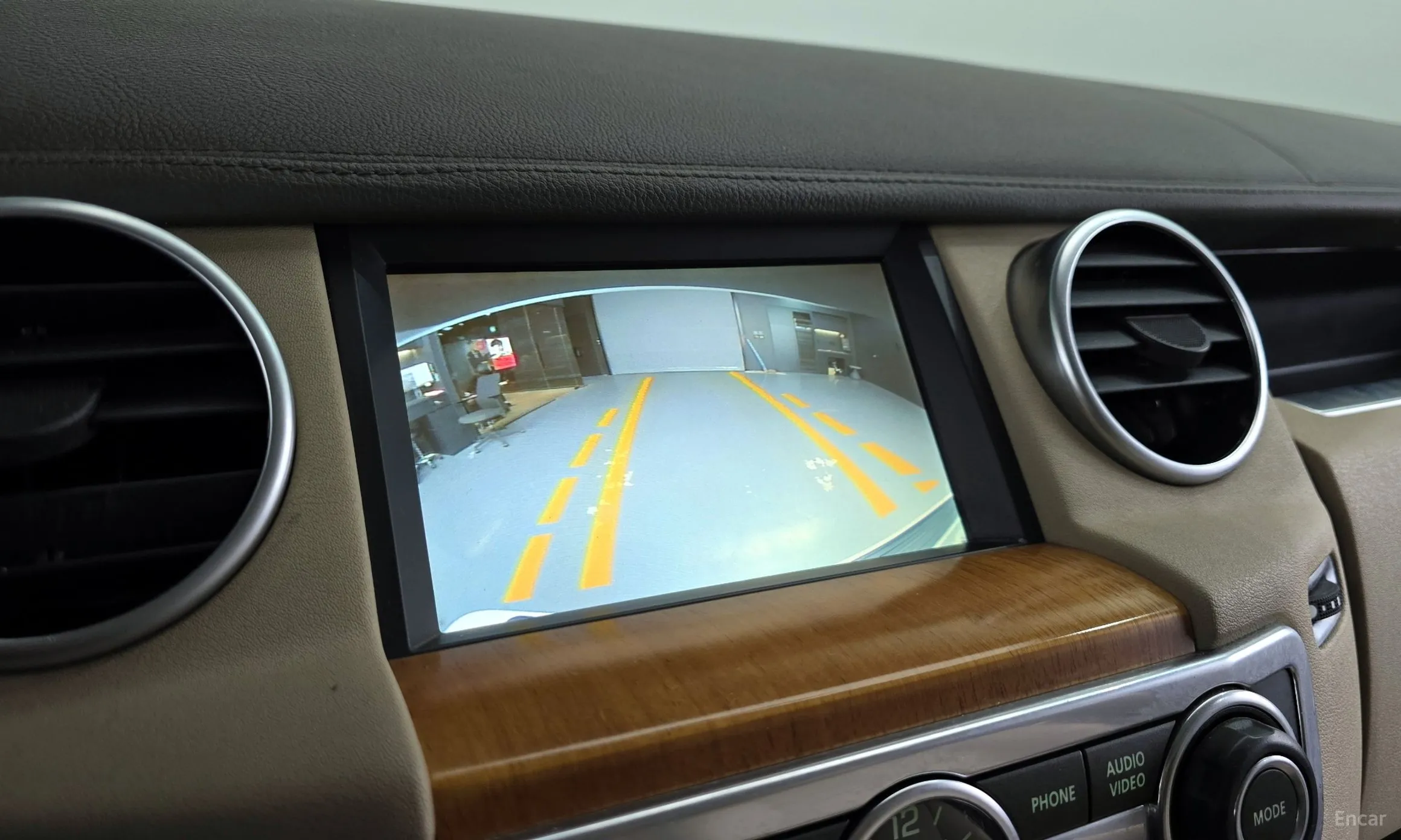 Land Rover Discovery 4 превью 15