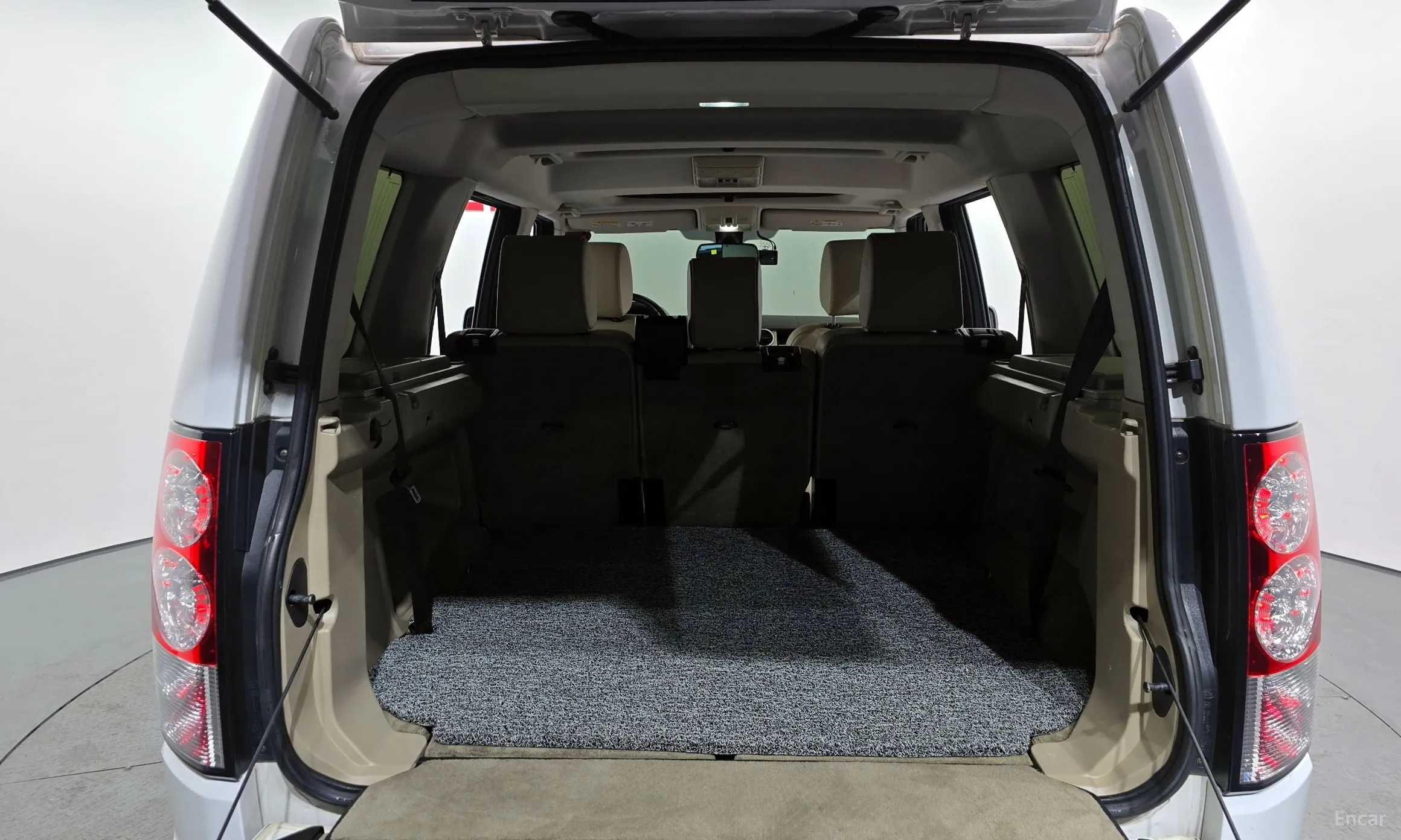 Land Rover Discovery 4 превью 20
