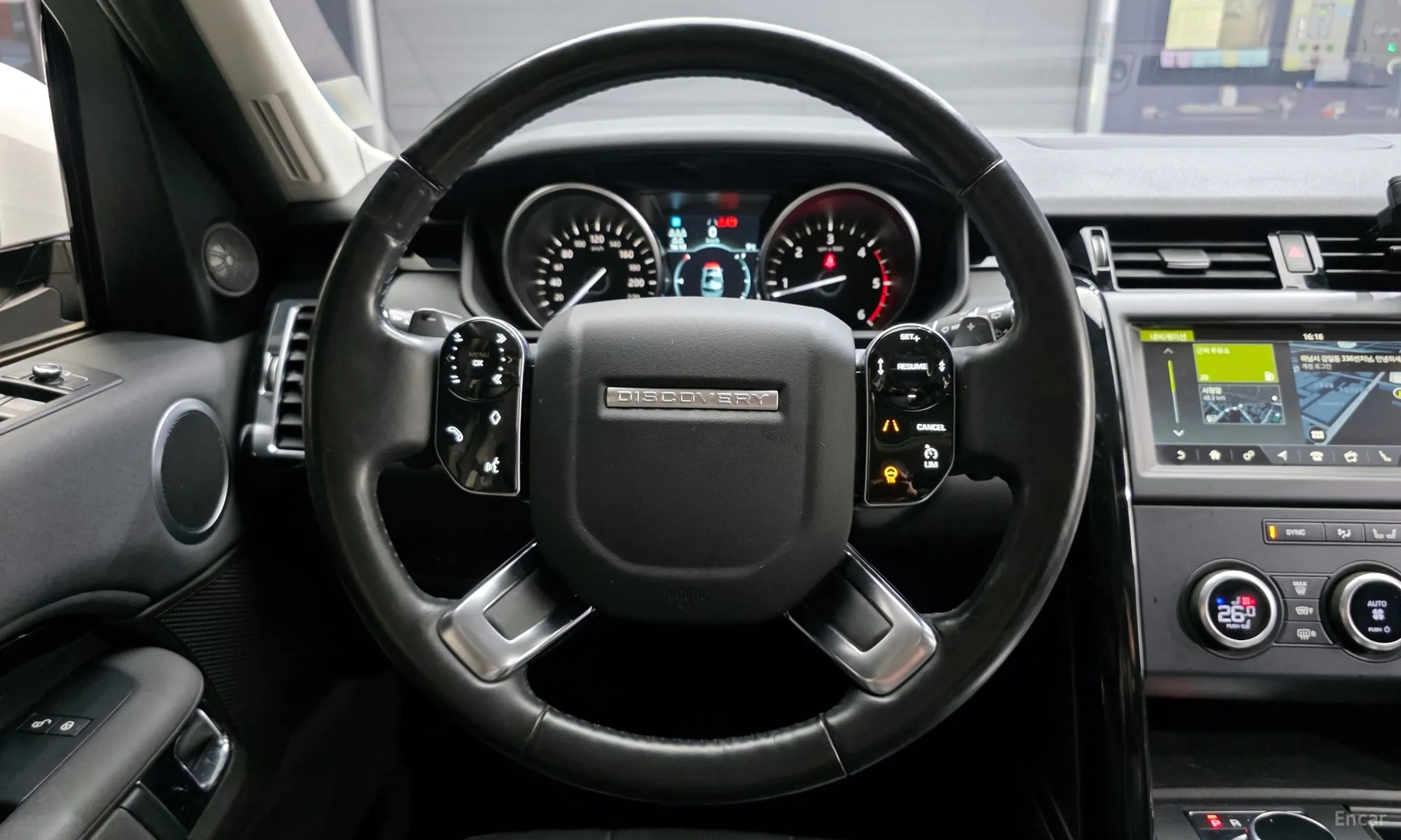Land Rover Discovery 5 превью 13
