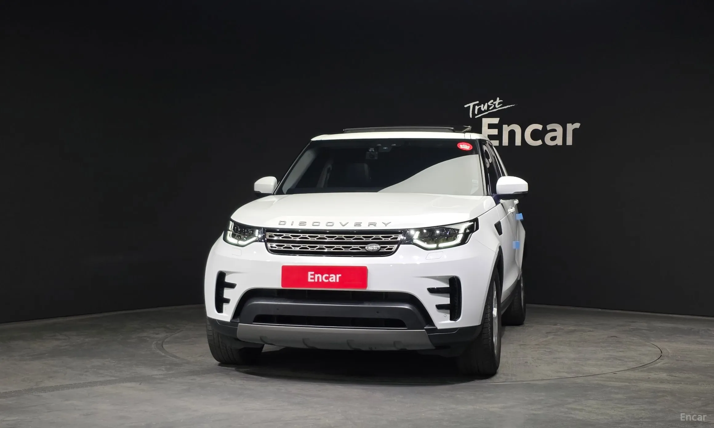 Land Rover Discovery 5 превью 3