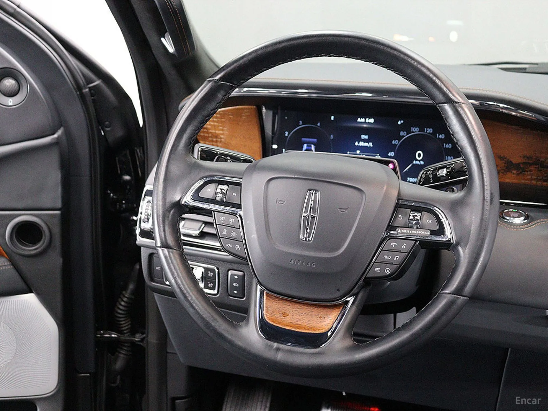 Lincoln Navigator 4th generation превью 13