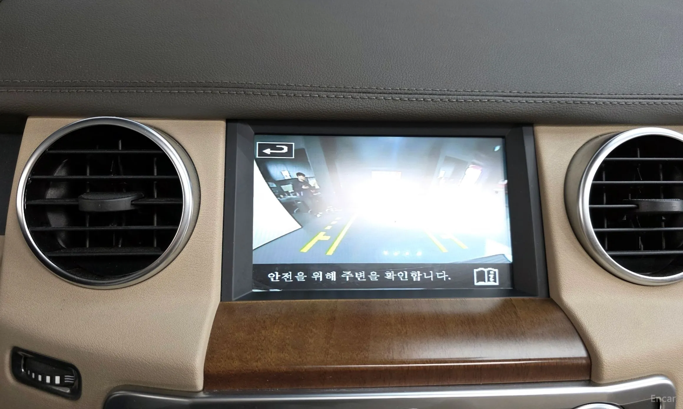 Land Rover Discovery 4 превью 16
