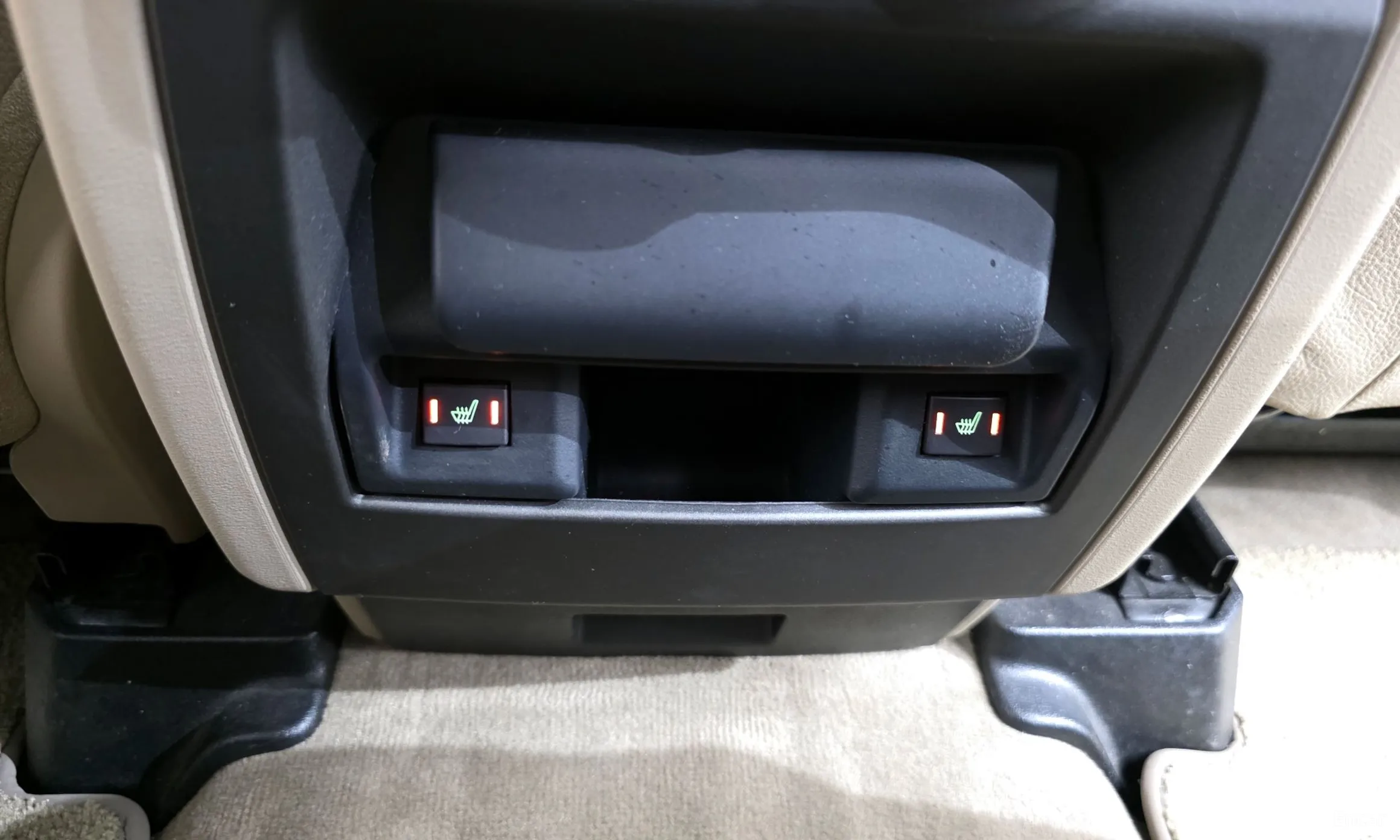 Land Rover Discovery 4 превью 19