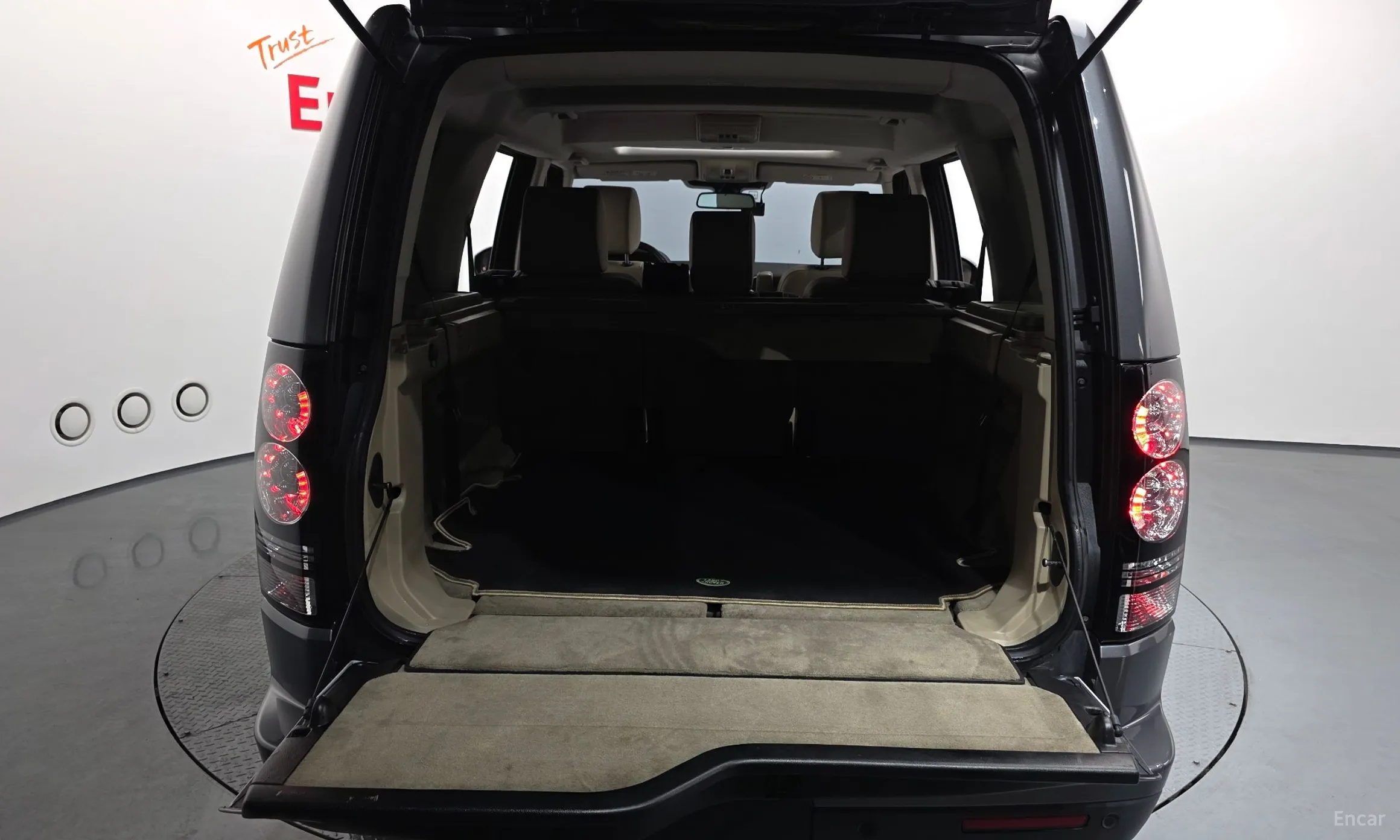 Land Rover Discovery 4 превью 20