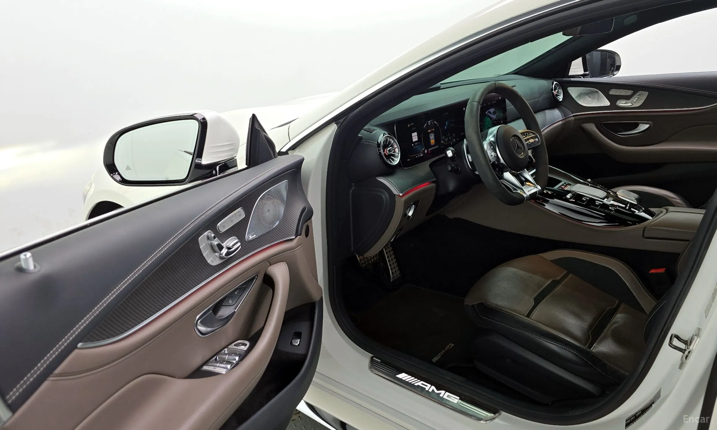 Mercedes Benz AMG GT превью 10