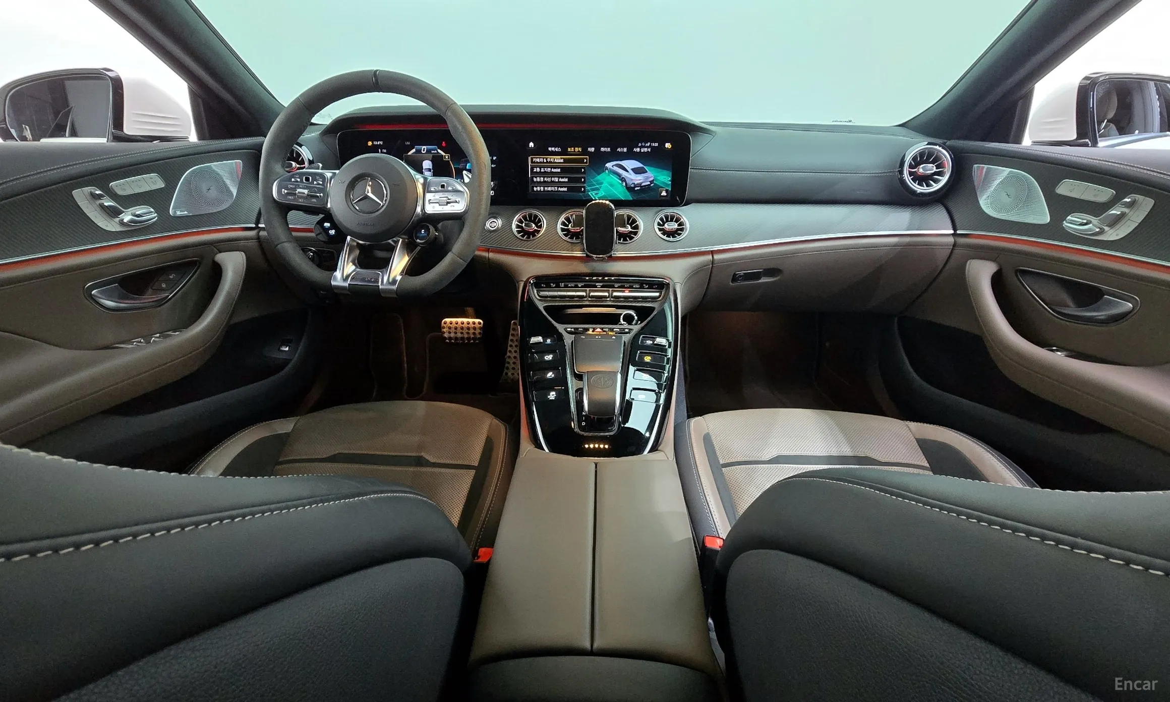 Mercedes Benz AMG GT превью 7
