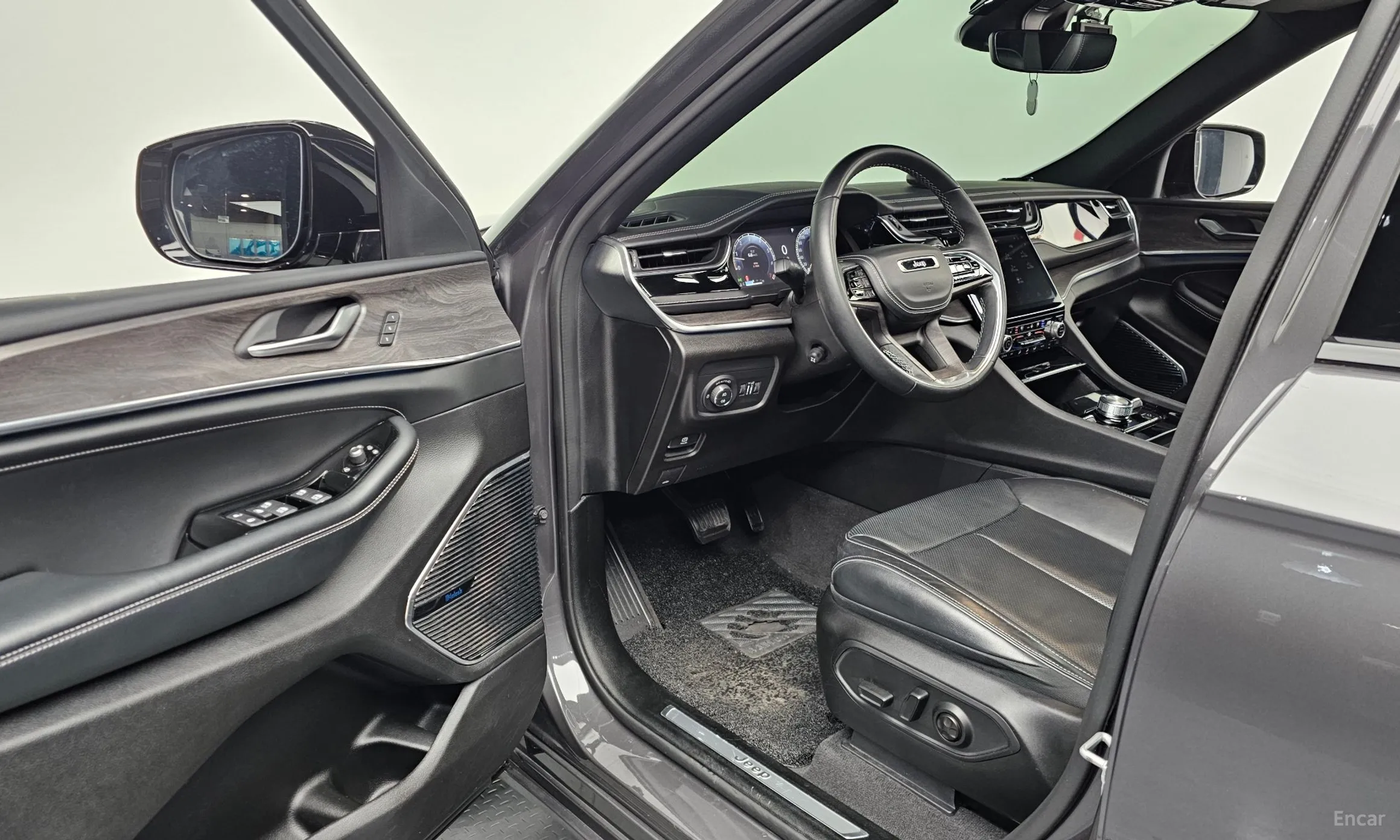 Jeep Grand Cherokee (WL) превью 10