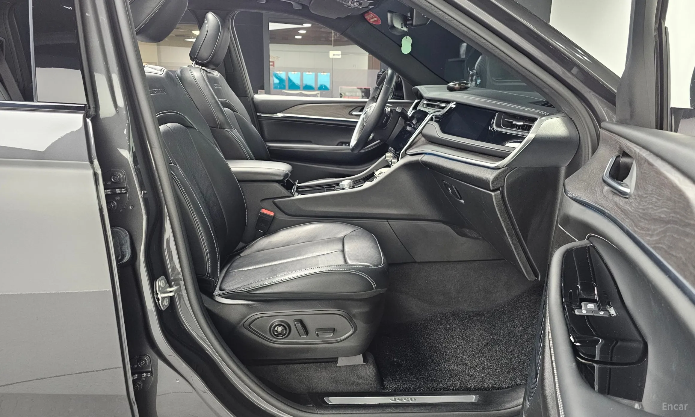 Jeep Grand Cherokee (WL) превью 11