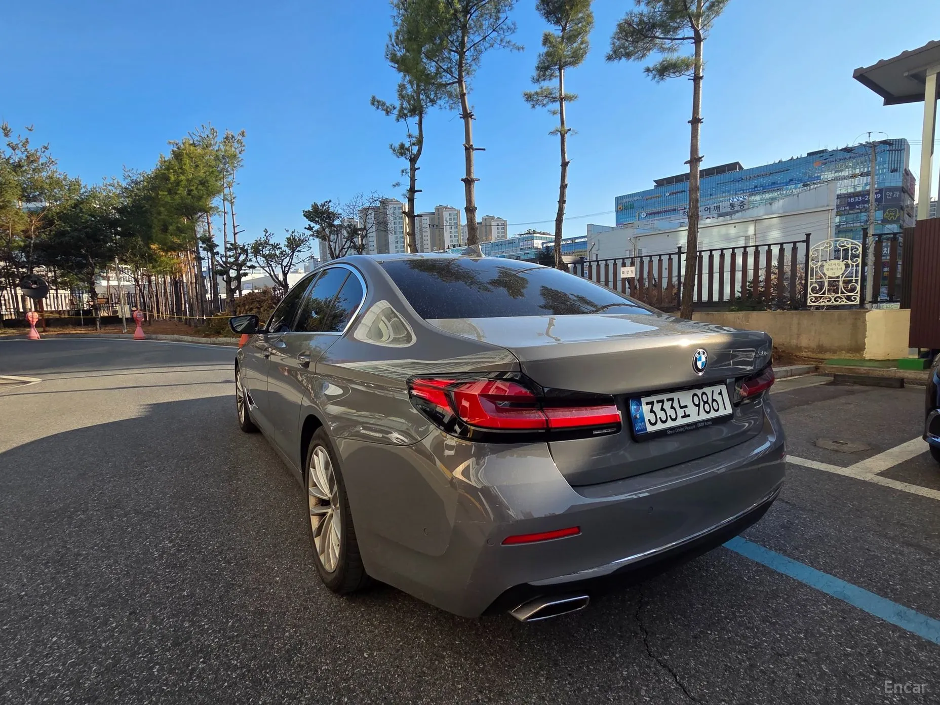 BMW 5 Series (G30) превью 5
