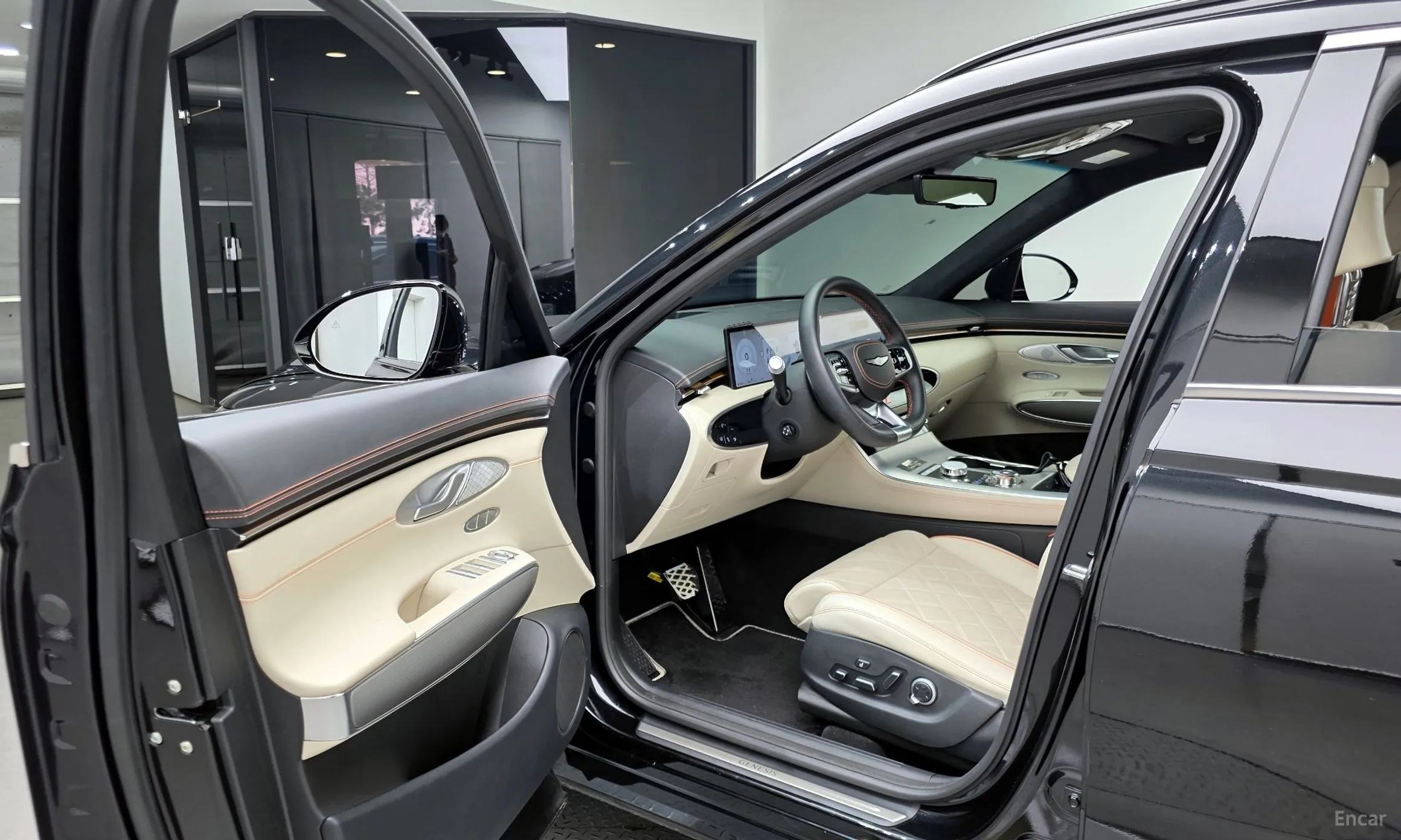 Genesis GV70 превью 11