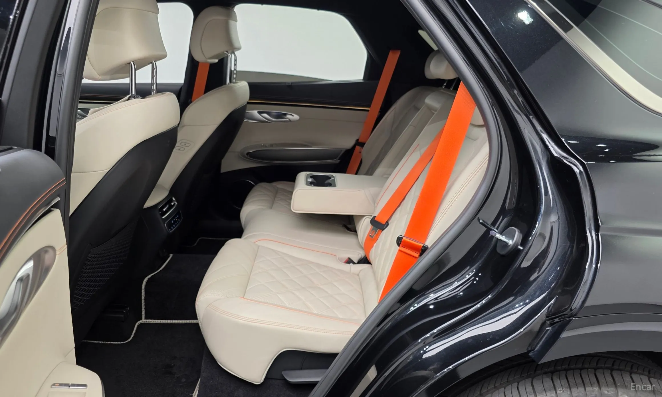 Genesis GV70 превью 12