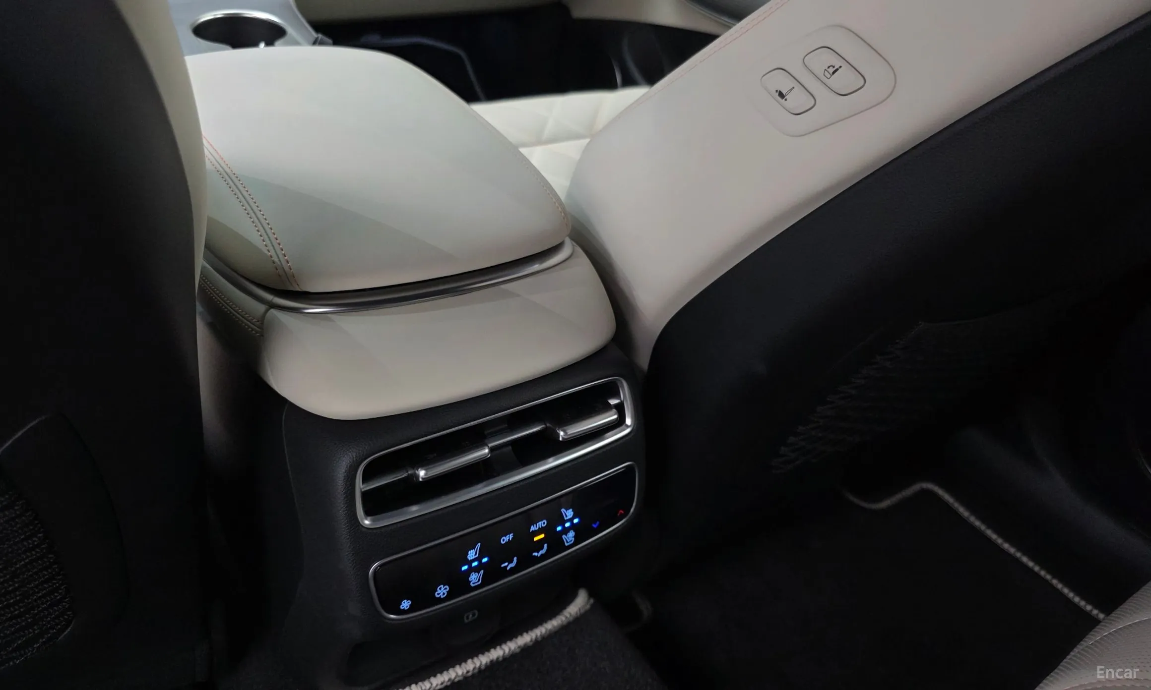 Genesis GV70 превью 18