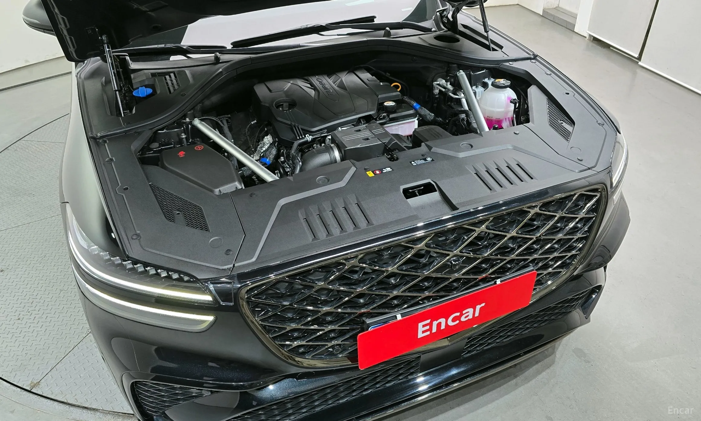 Genesis GV70 превью 6