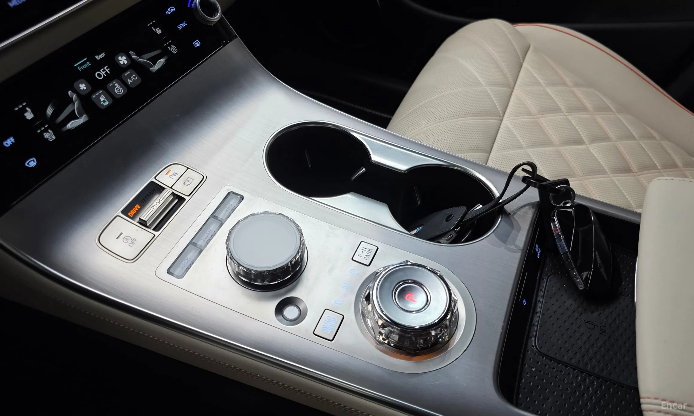 Genesis GV70 превью 9