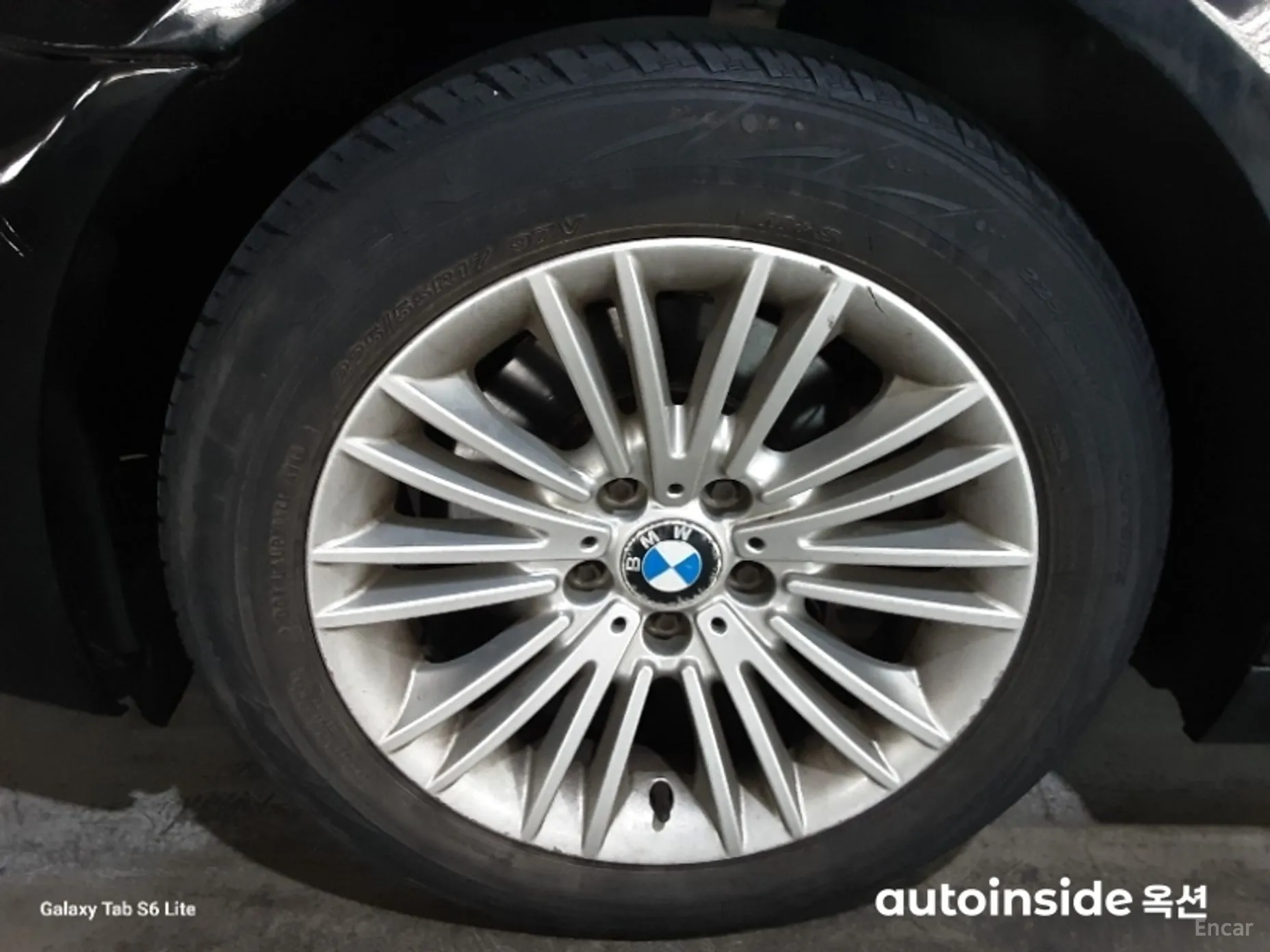 BMW 5 Series (F10) превью 12