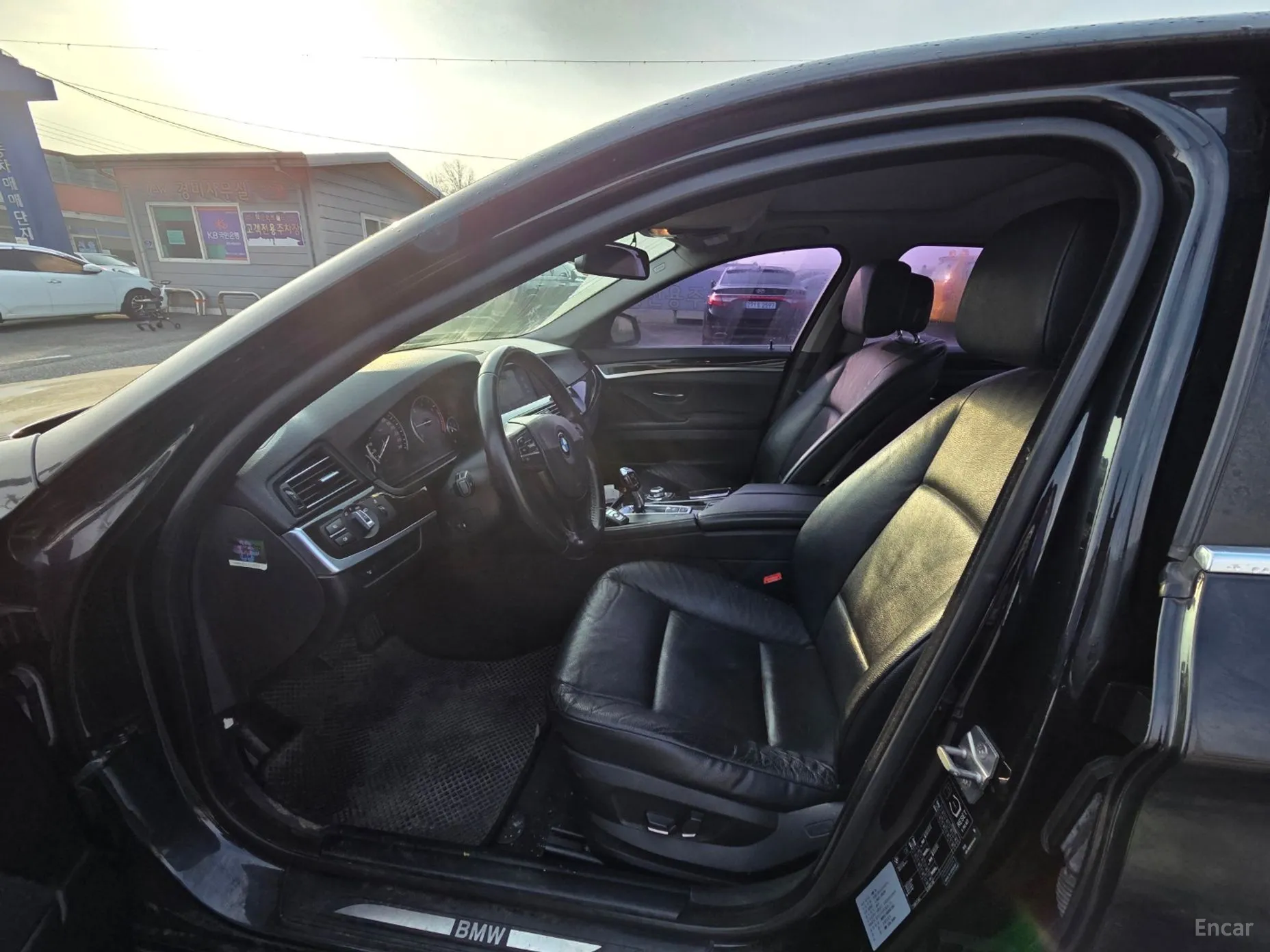 BMW 5 Series (F10) превью 6