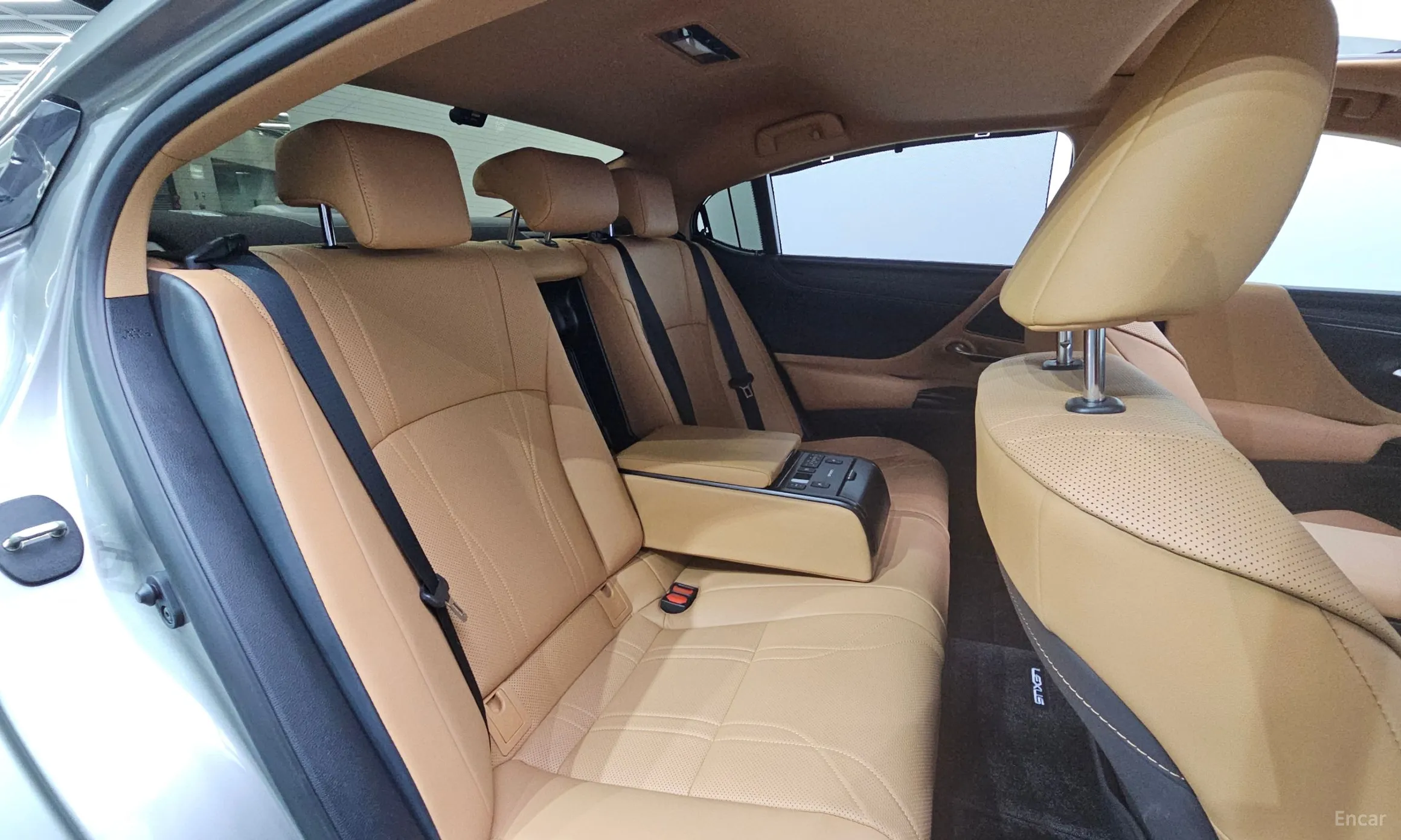 Lexus ES300h 7th Generation превью 13
