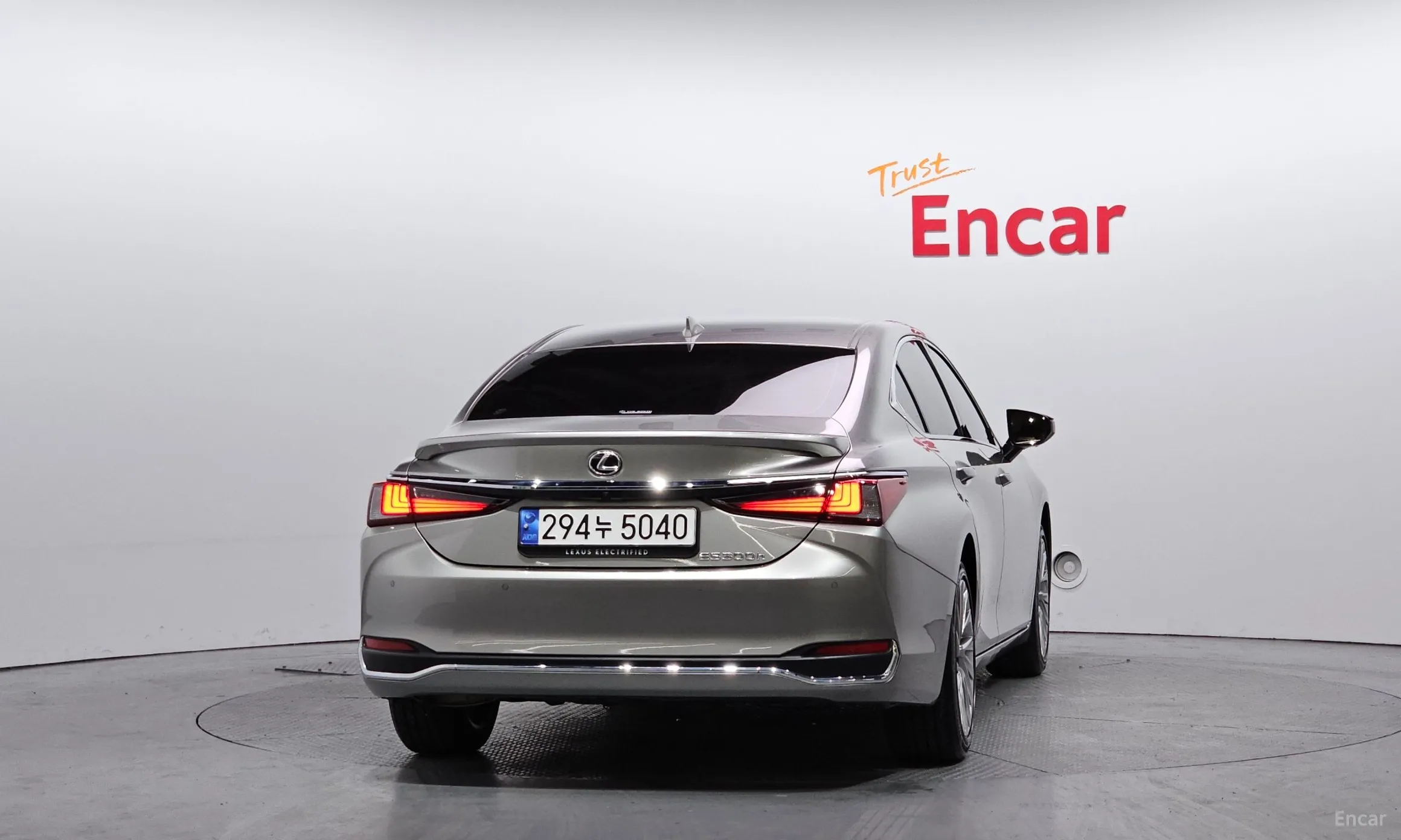 Lexus ES300h 7th Generation превью 4