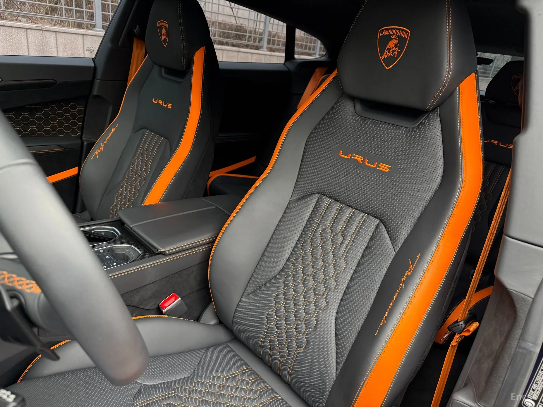 Lamborghini Urus превью 10