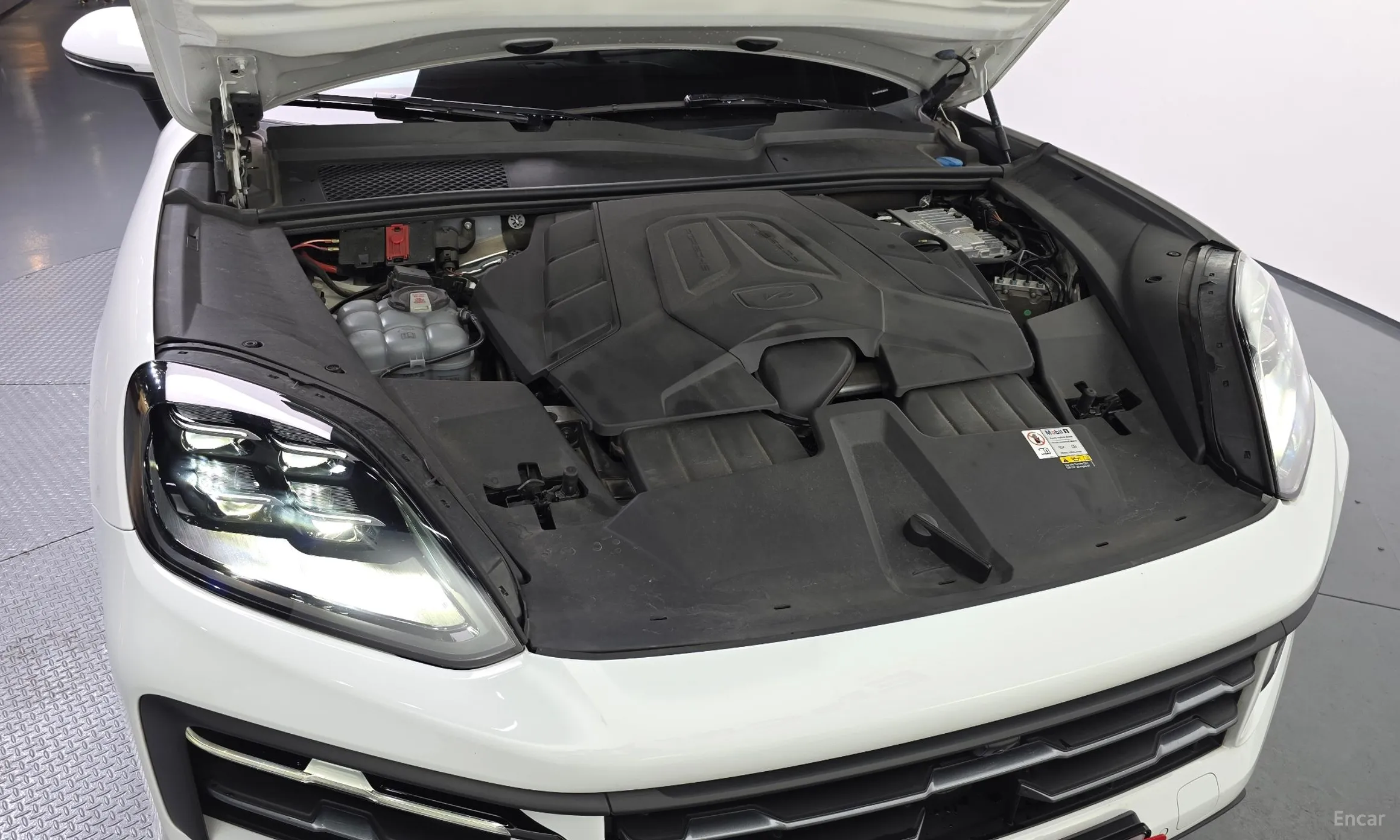 Porsche Cayenne (PO536) превью 6