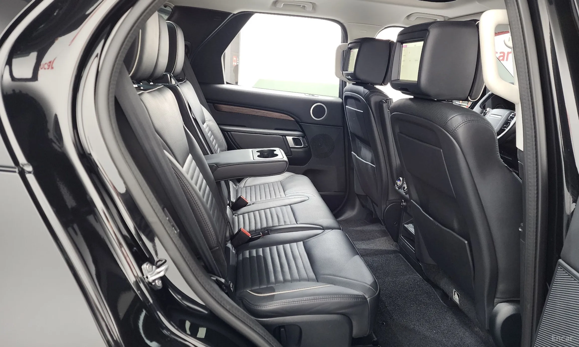 Land Rover Discovery 5 превью 12
