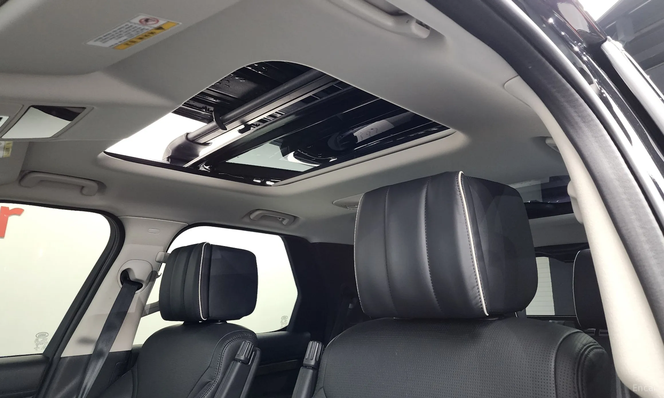 Land Rover Discovery 5 превью 19
