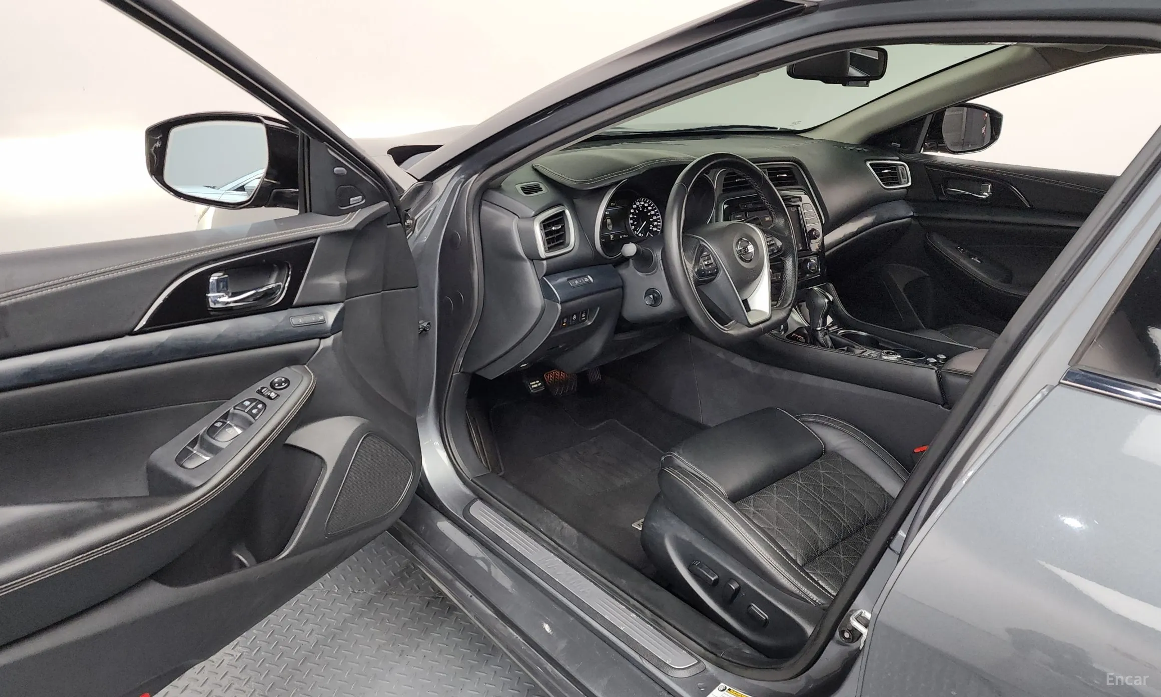 Nissan Maxima (A36) превью 10