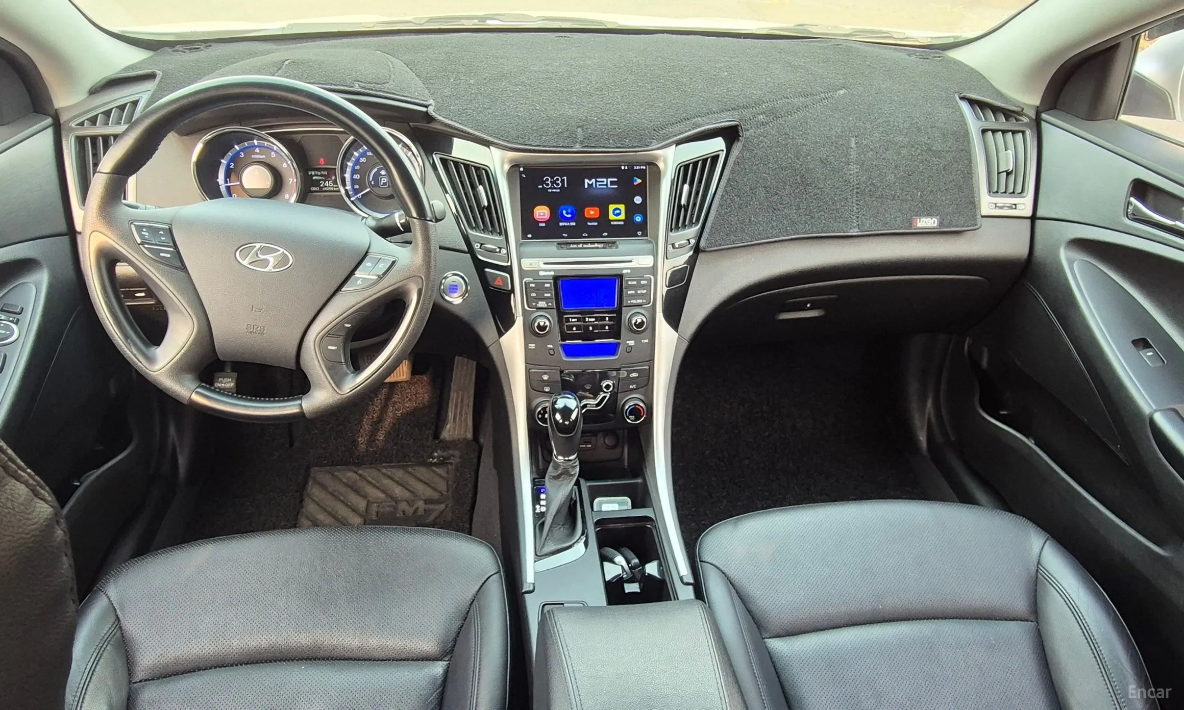 Hyundai YF Sonata превью 10