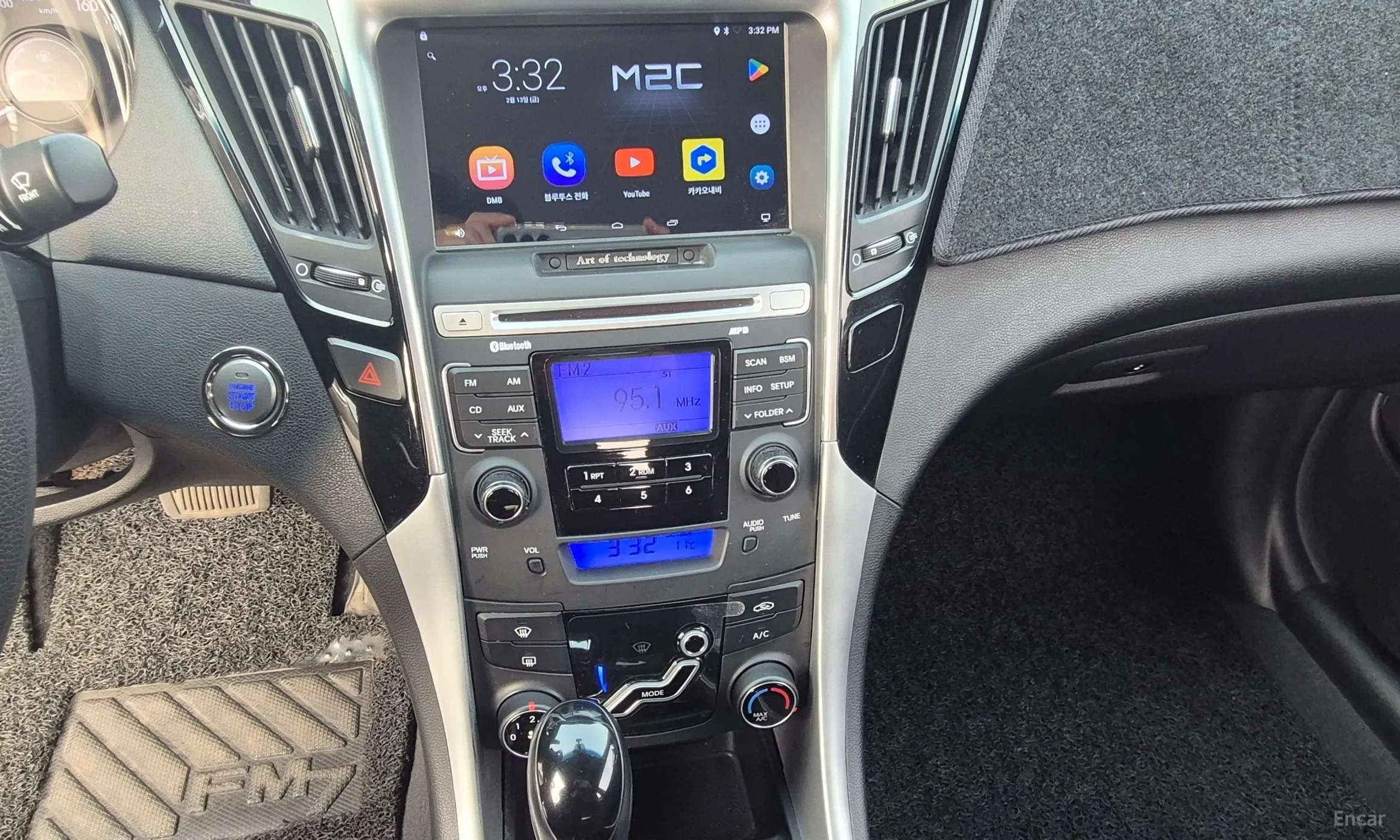 Hyundai YF Sonata превью 14
