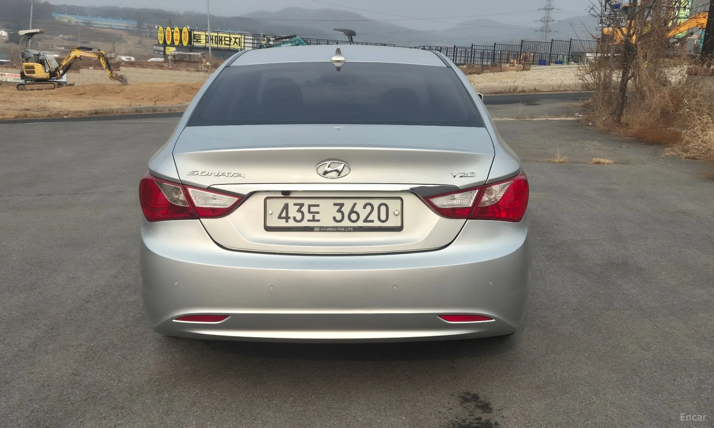 Hyundai YF Sonata превью 4