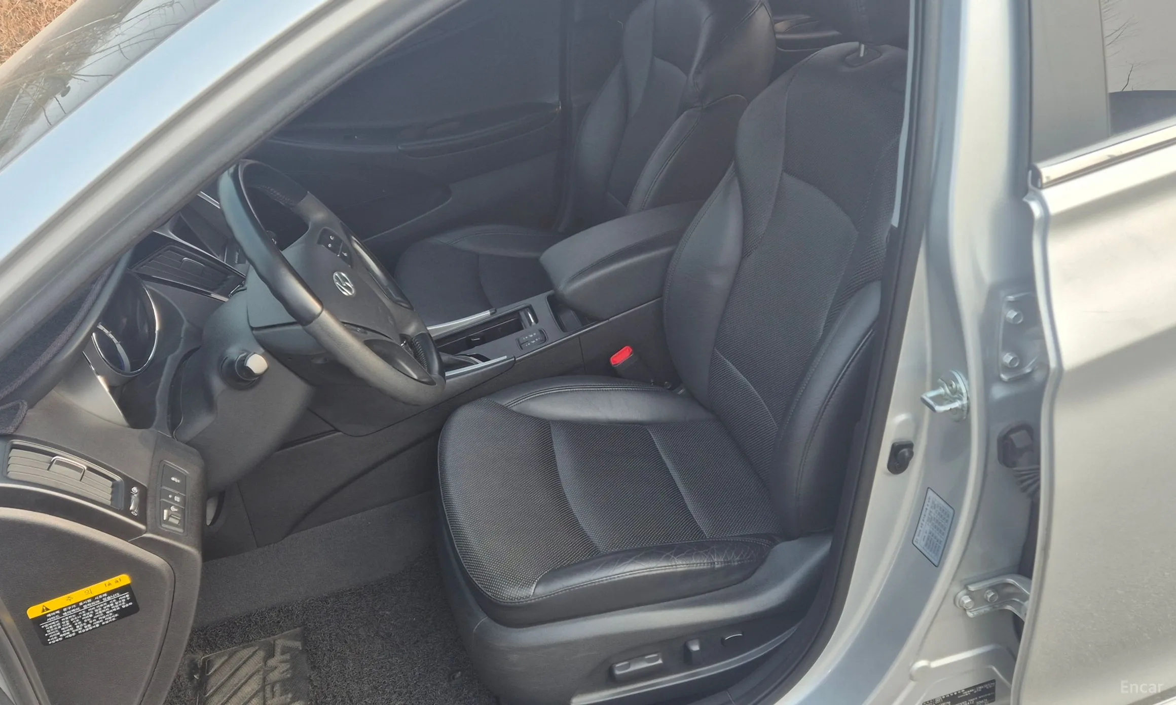 Hyundai YF Sonata превью 5