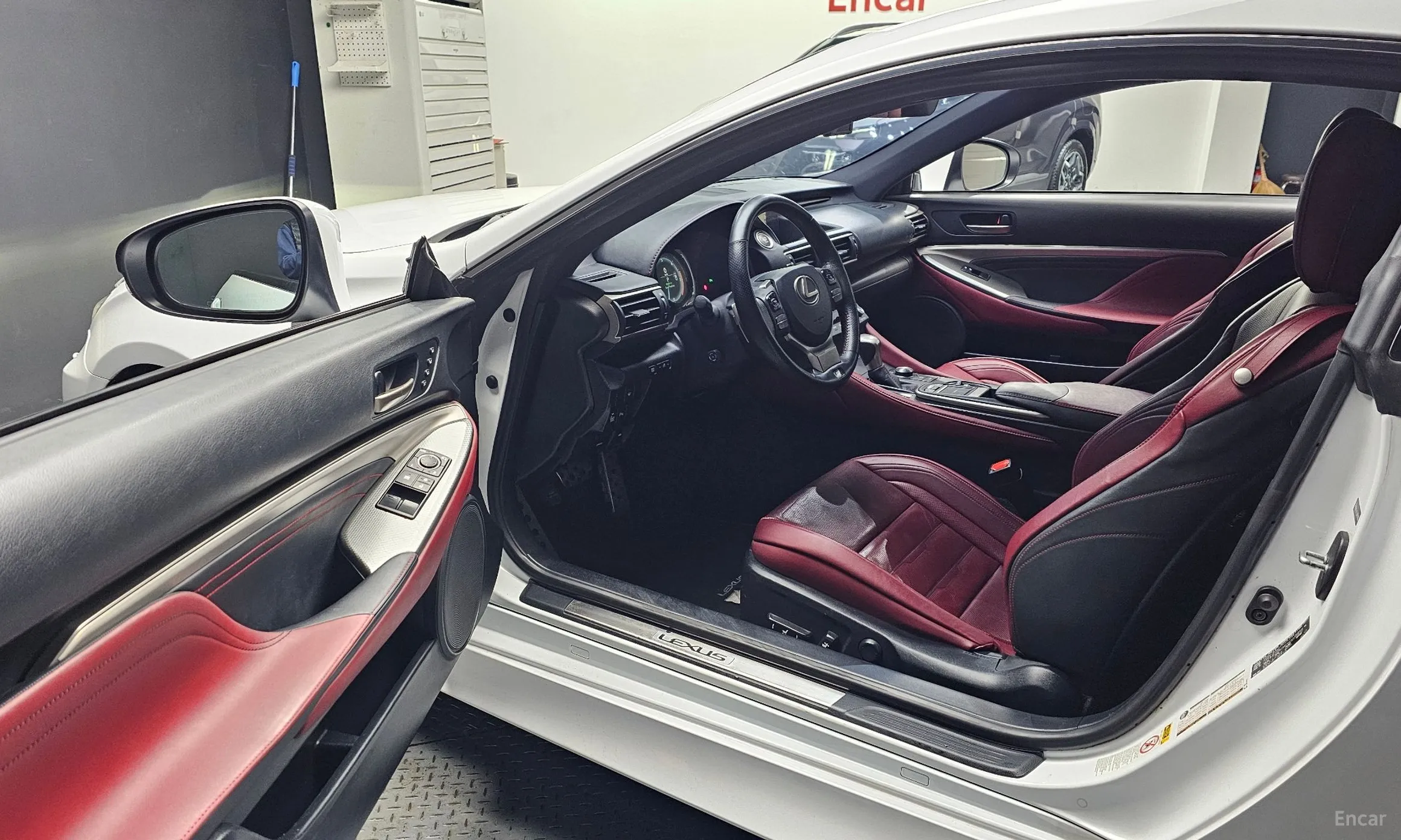 Lexus RC350 превью 10